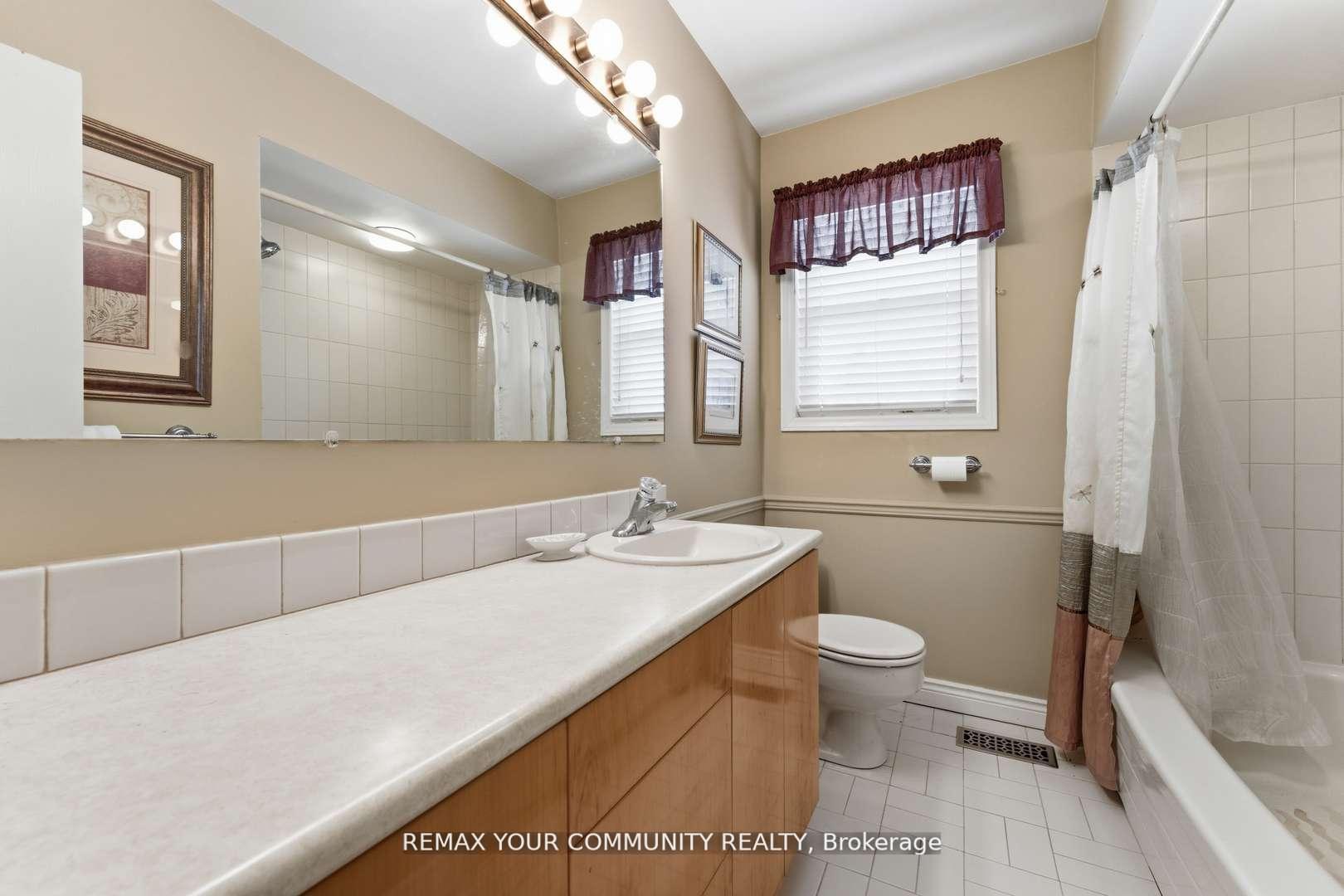 Photo 17 of 154 Hollingsworth Drive, King, King City — HOMEH