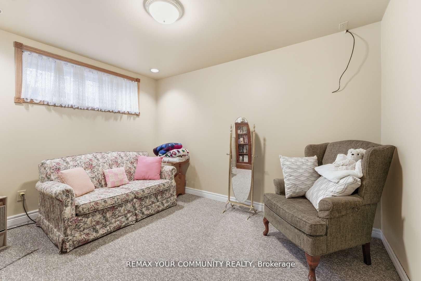 Photo 26 of 154 Hollingsworth Drive, King, King City — HOMEH