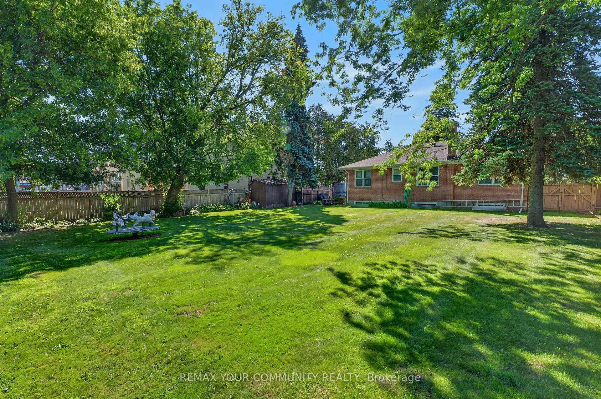 Photo 32 of 154 Hollingsworth Drive, King, King City — HOMEH