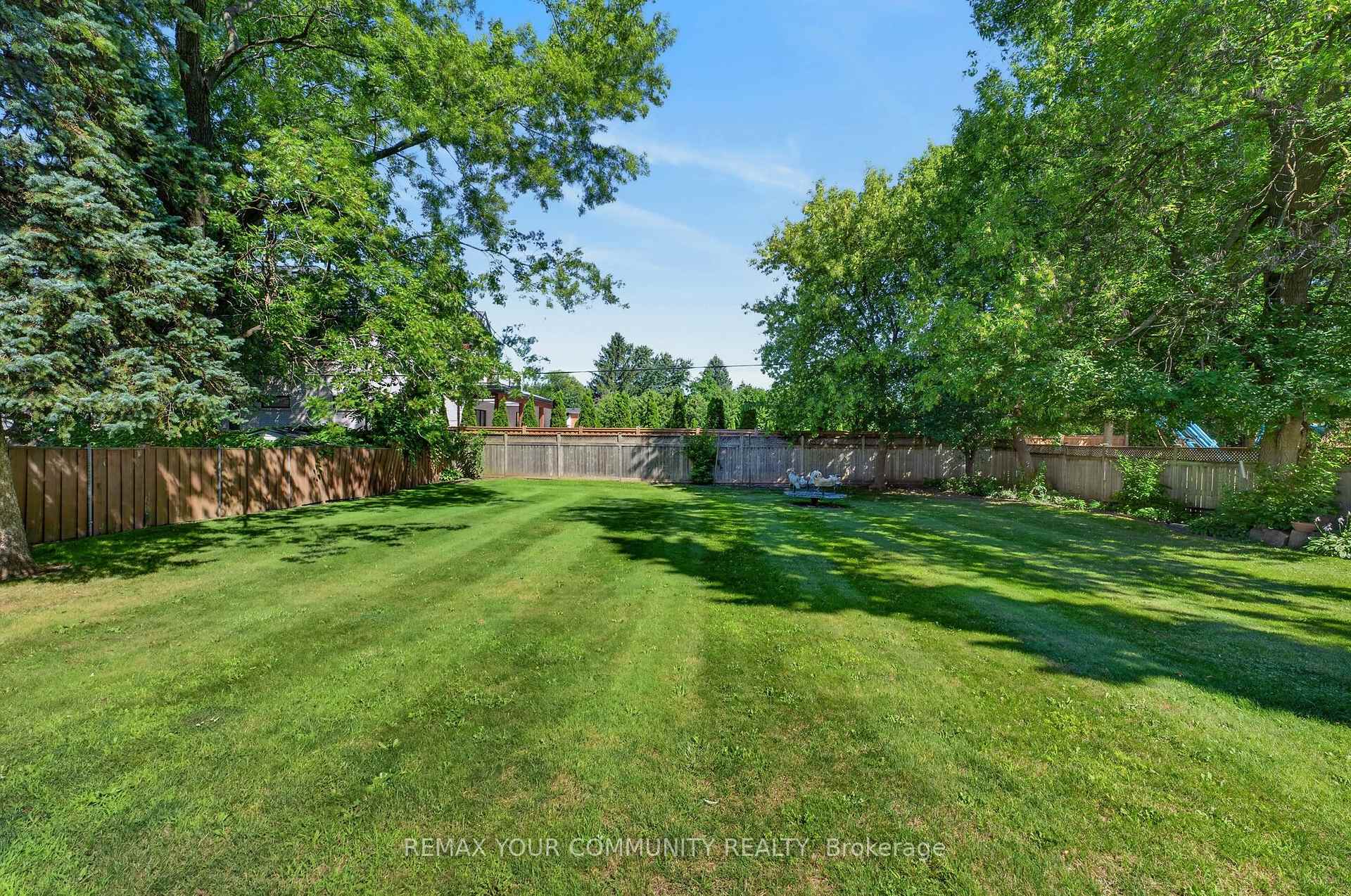 Photo 33 of 154 Hollingsworth Drive, King, King City — HOMEH