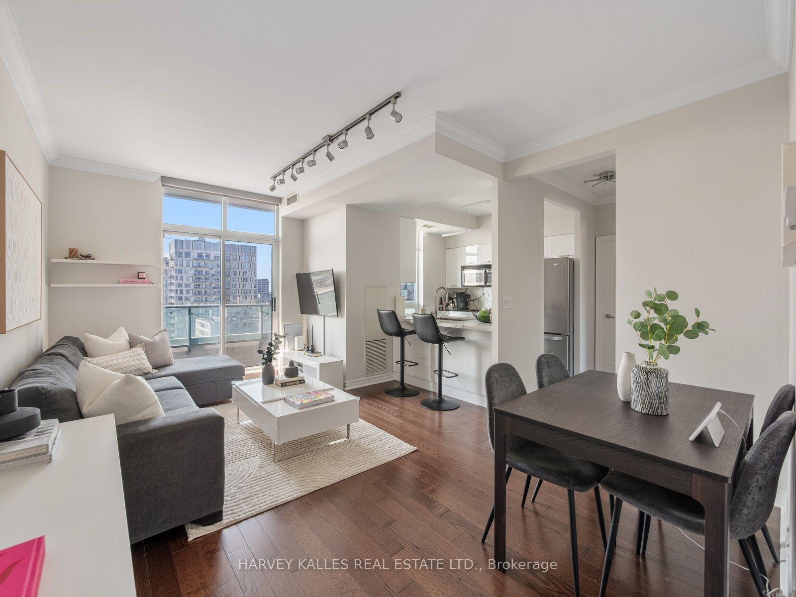 Photo 1 of Unit PH303, 212 Eglinton Avenue E, Toronto, Mount Pleasant West — HOMEH