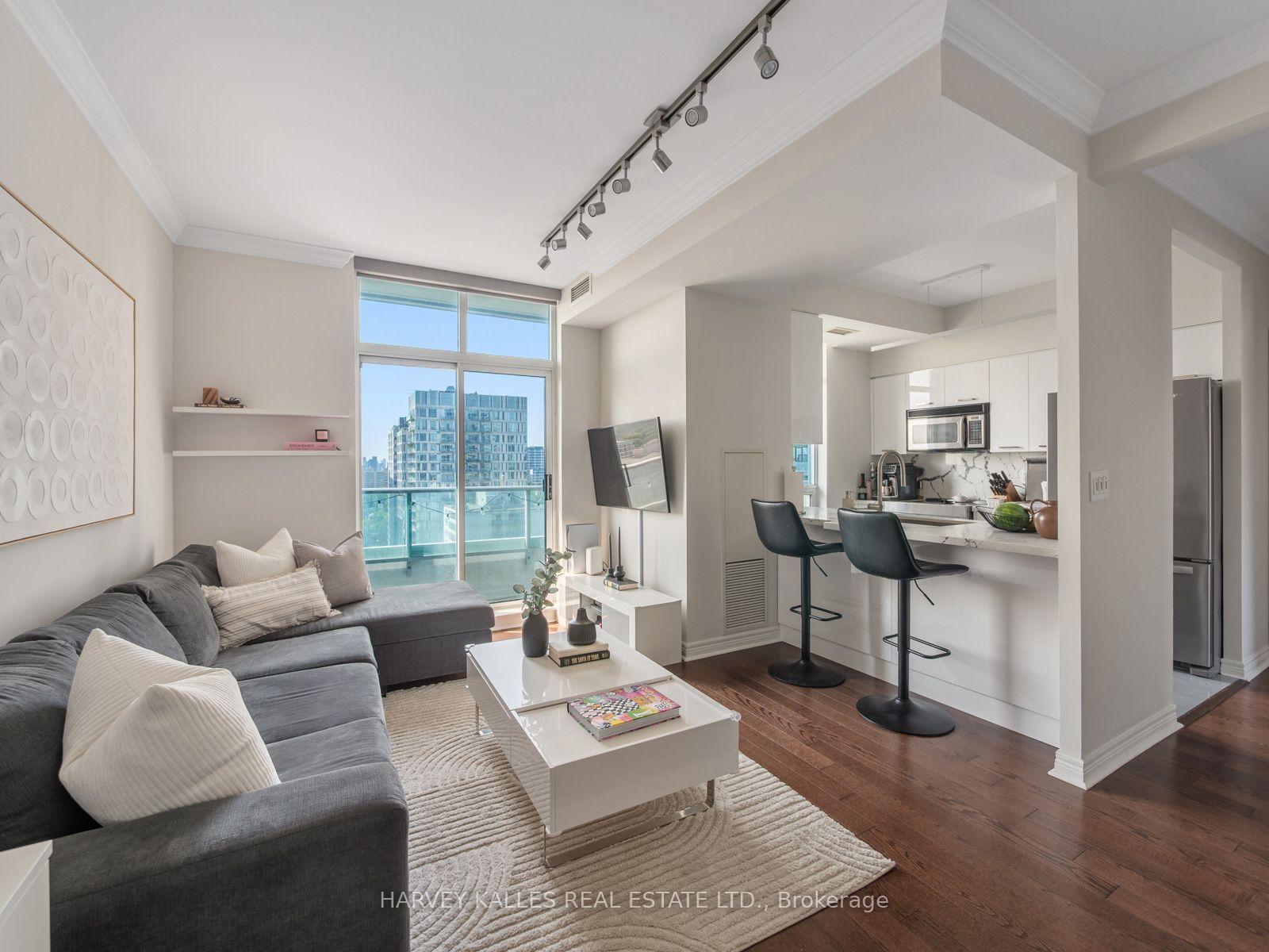 Photo 2 of Unit PH303, 212 Eglinton Avenue E, Toronto, Mount Pleasant West — HOMEH