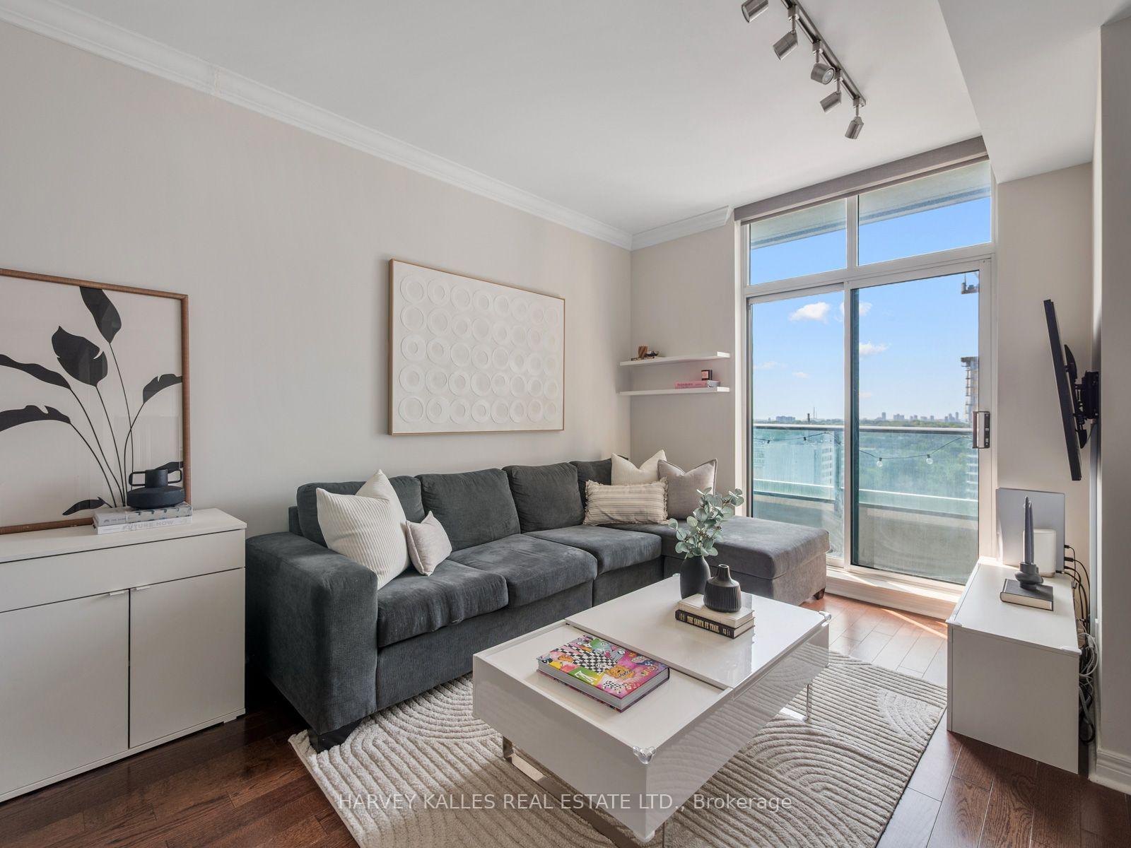 Photo 3 of Unit PH303, 212 Eglinton Avenue E, Toronto, Mount Pleasant West — HOMEH