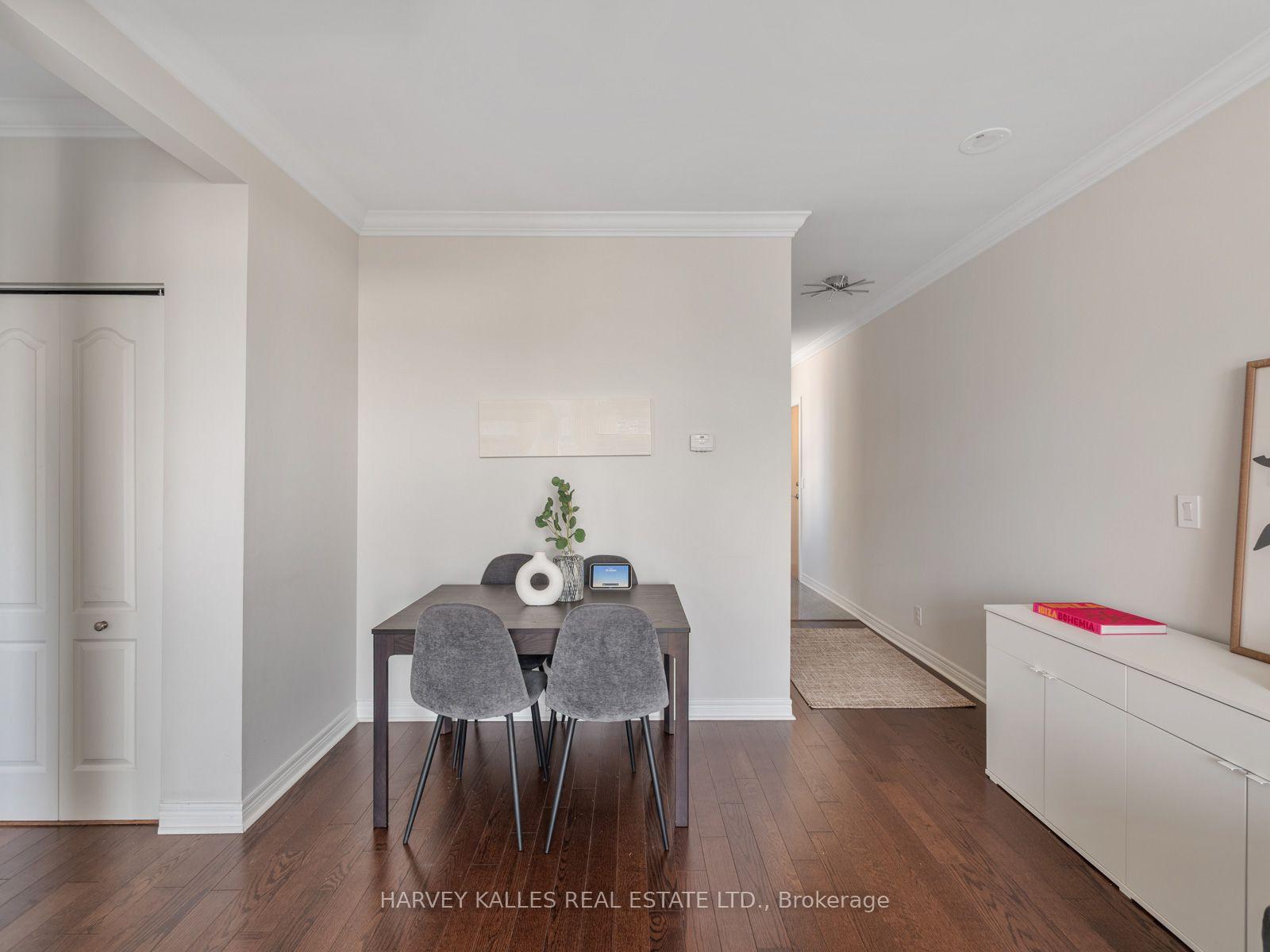 Photo 6 of Unit PH303, 212 Eglinton Avenue E, Toronto, Mount Pleasant West — HOMEH