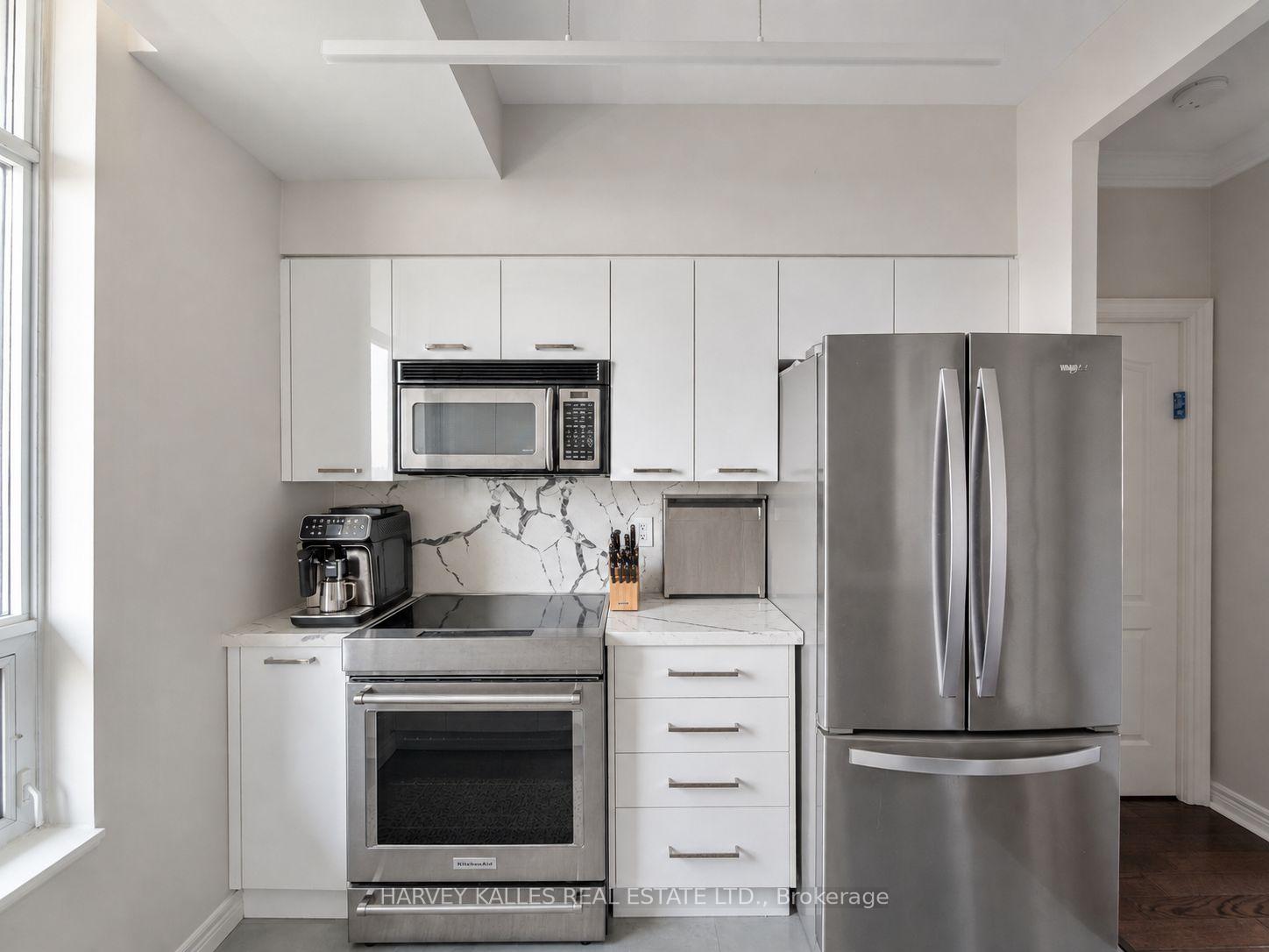 Photo 8 of Unit PH303, 212 Eglinton Avenue E, Toronto, Mount Pleasant West — HOMEH