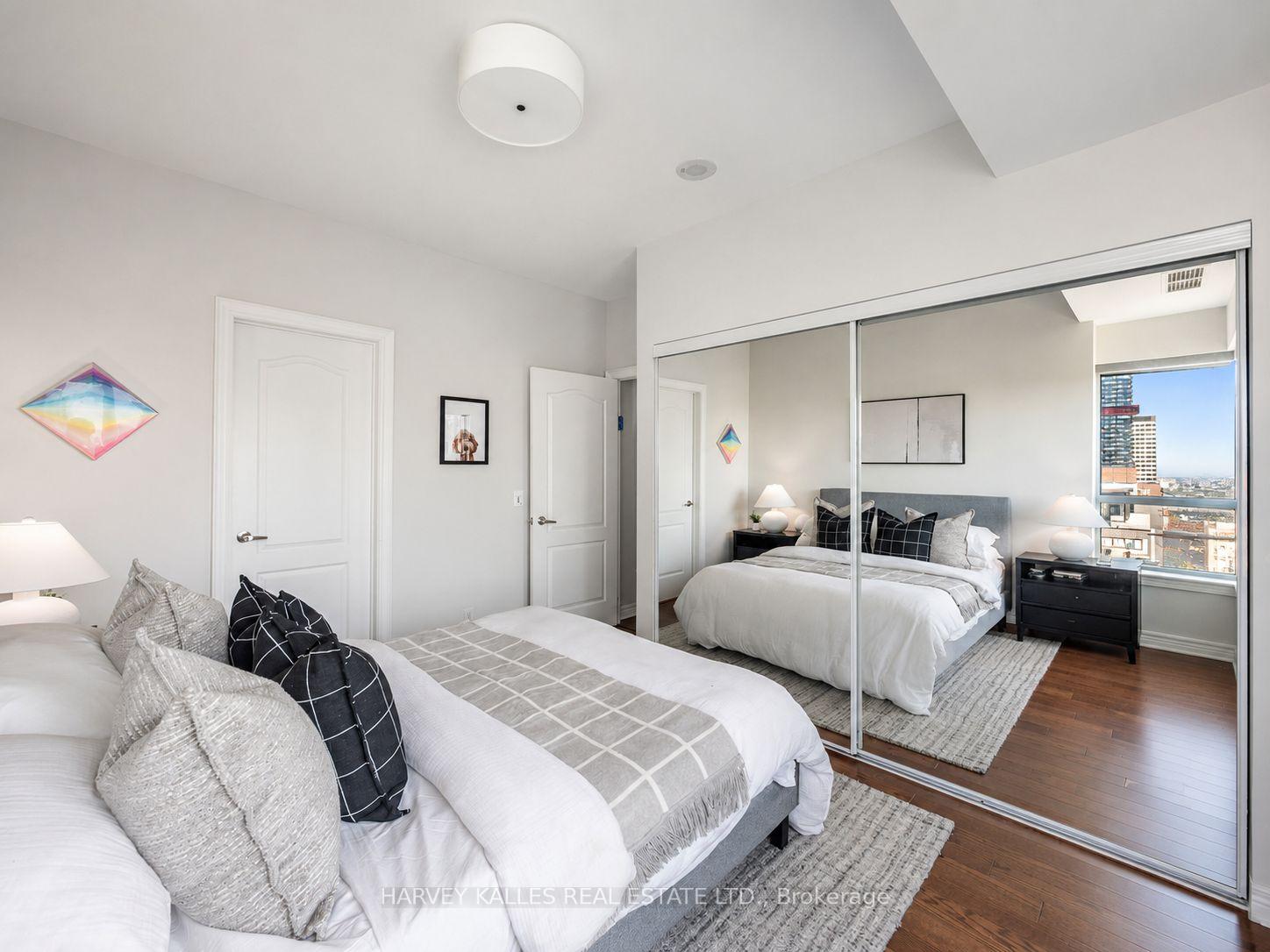 Photo 12 of Unit PH303, 212 Eglinton Avenue E, Toronto, Mount Pleasant West — HOMEH