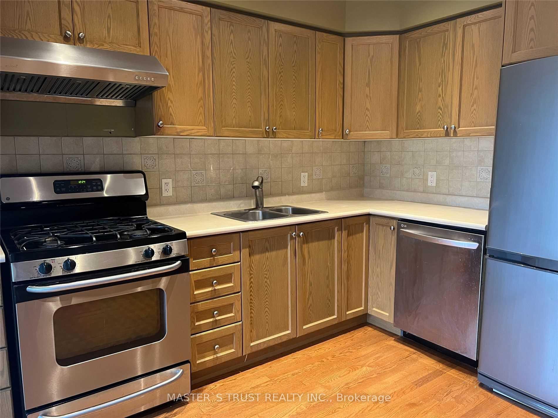Photo 8 of 6 Dunkeld Way, Markham, Royal Orchard — HOMEH