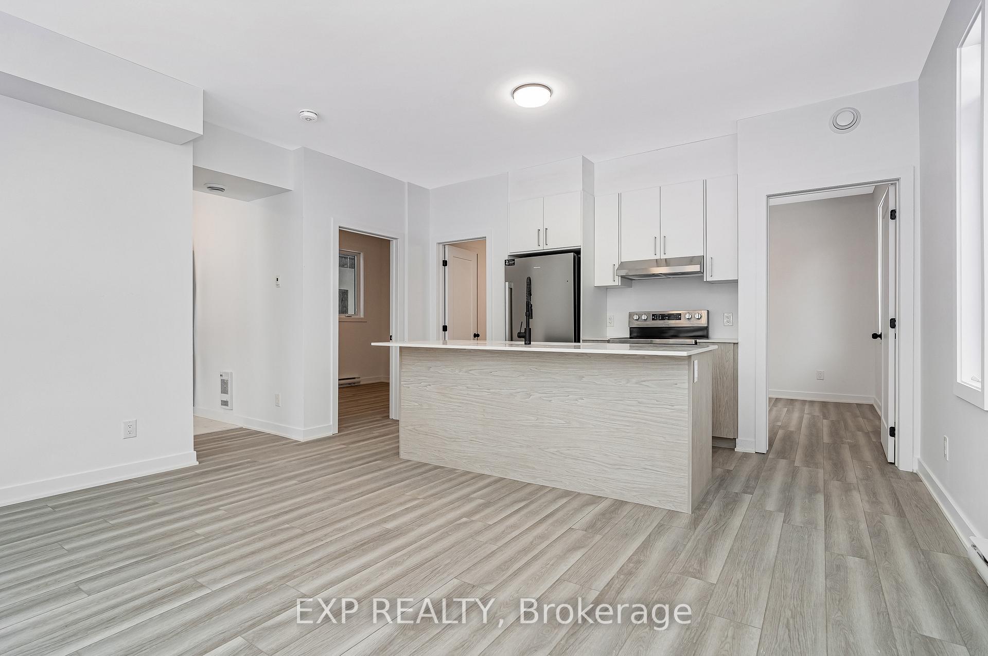 Photo 3 of Unit B, 1377 Louis Lane, Ottawa, Cyrville Rd./Industrial Park — HOMEH