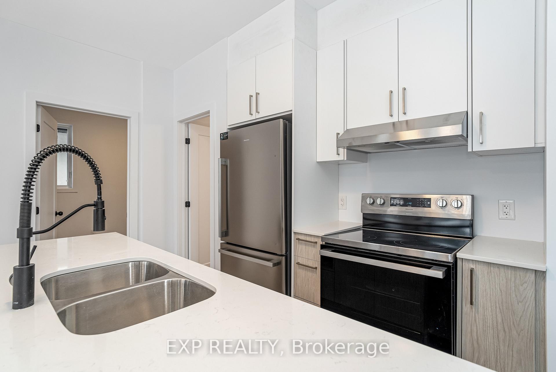 Photo 4 of Unit B, 1377 Louis Lane, Ottawa, Cyrville Rd./Industrial Park — HOMEH