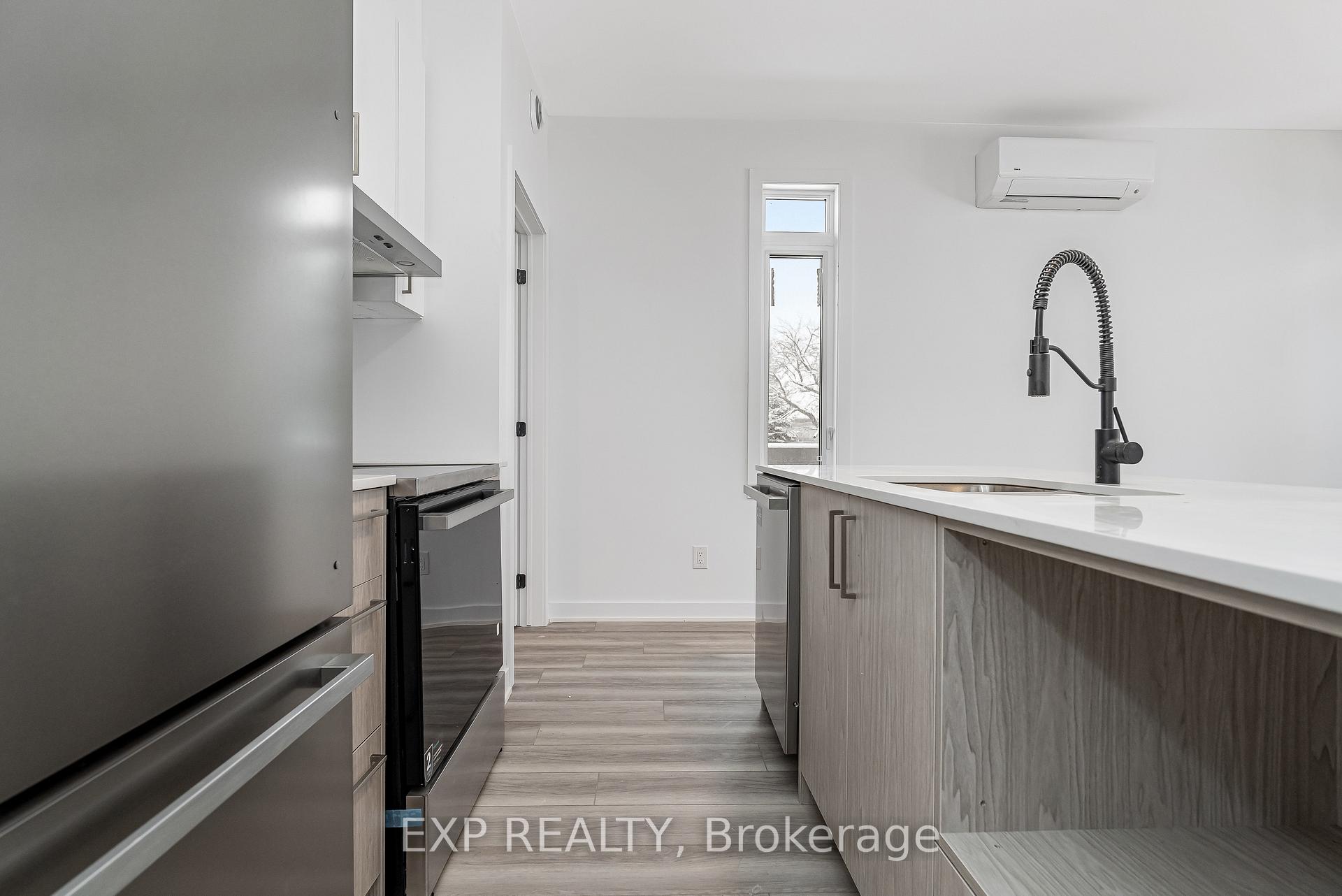 Photo 5 of Unit B, 1377 Louis Lane, Ottawa, Cyrville Rd./Industrial Park — HOMEH