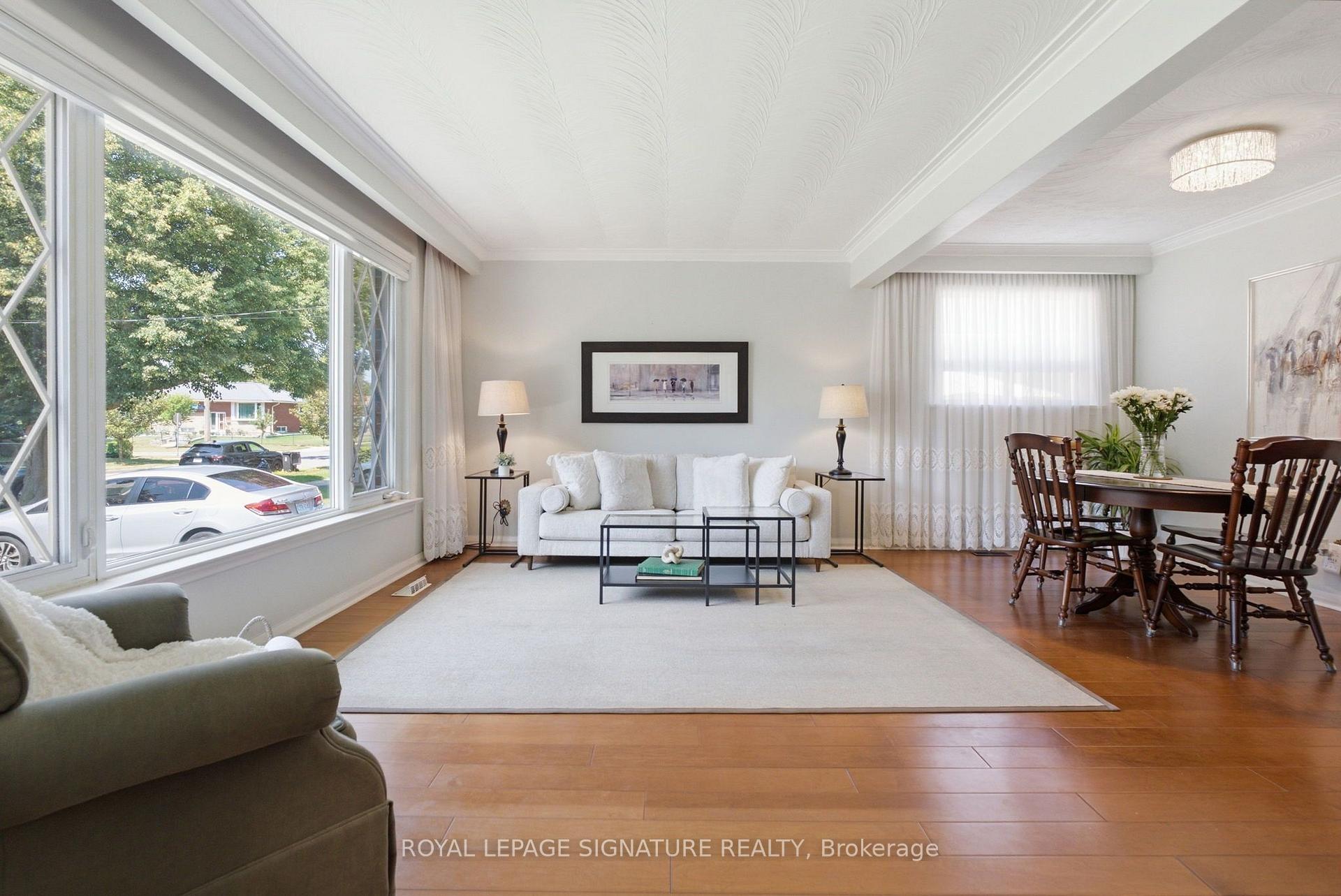 Photo 6 of 29 Chandler Drive, Scarborough, Woburn — HOMEH