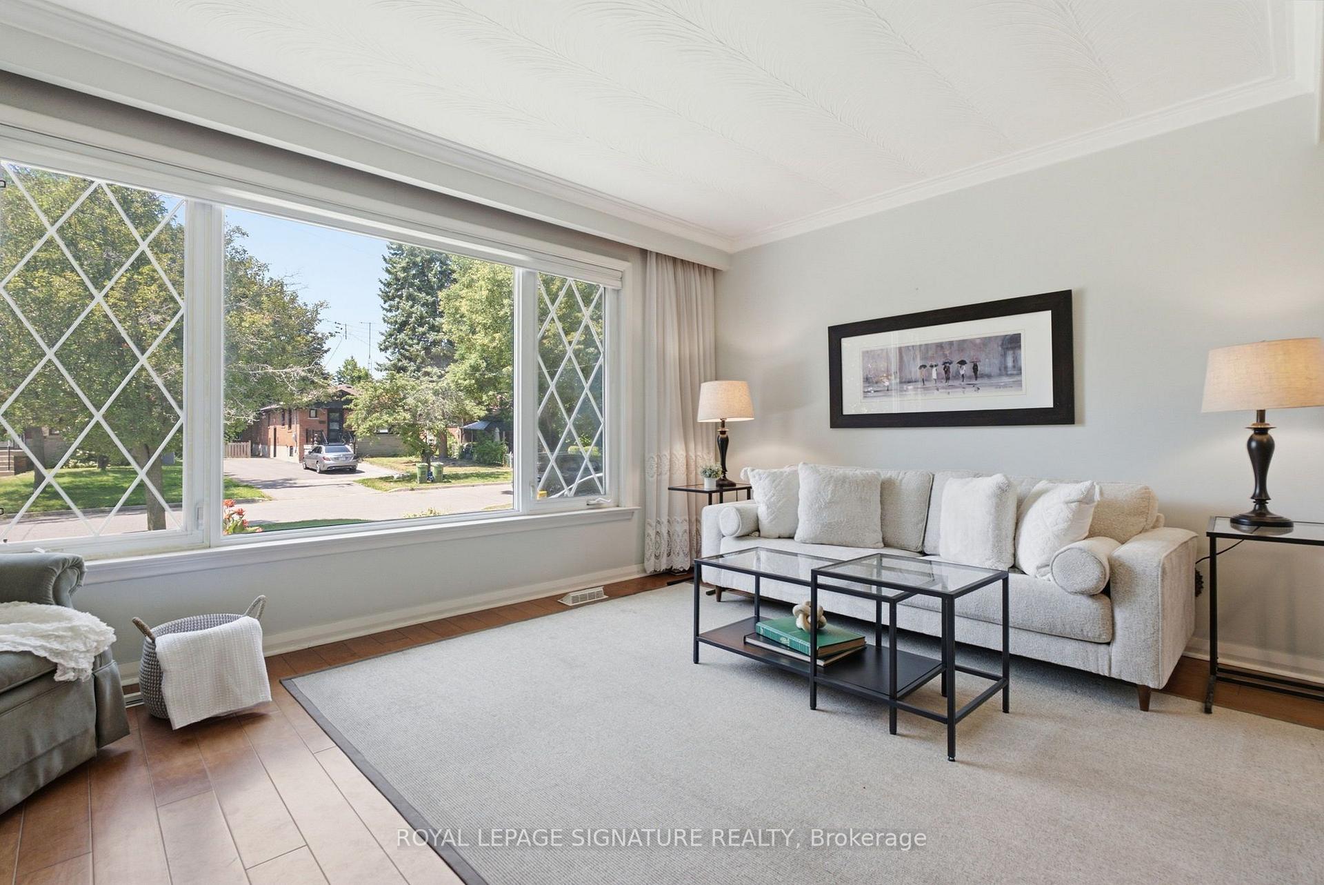 Photo 7 of 29 Chandler Drive, Scarborough, Woburn — HOMEH
