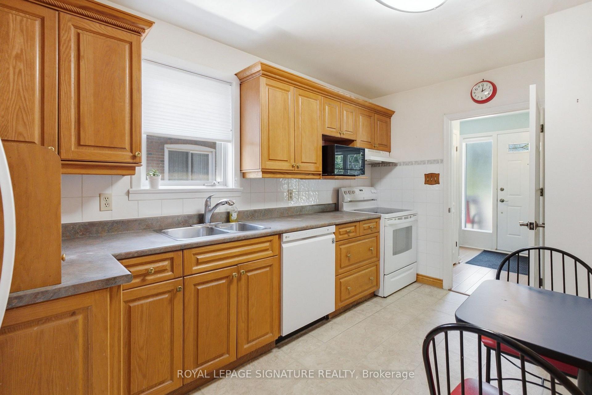 Photo 9 of 29 Chandler Drive, Scarborough, Woburn — HOMEH