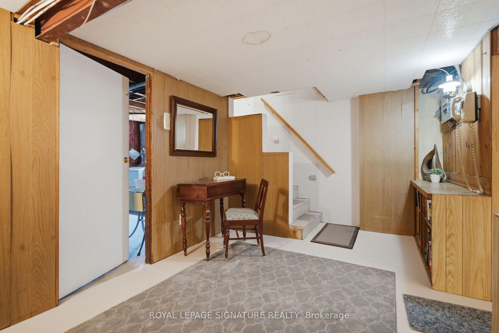 Photo 17 of 29 Chandler Drive, Scarborough, Woburn — HOMEH