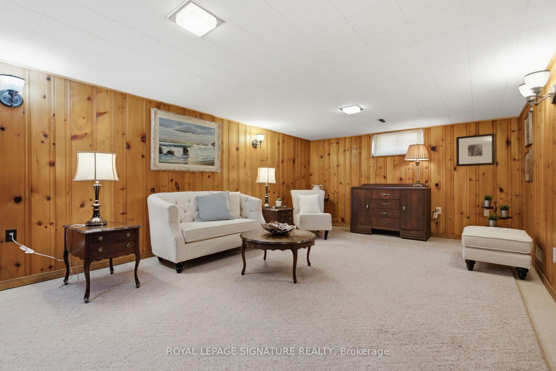Photo 18 of 29 Chandler Drive, Scarborough, Woburn — HOMEH