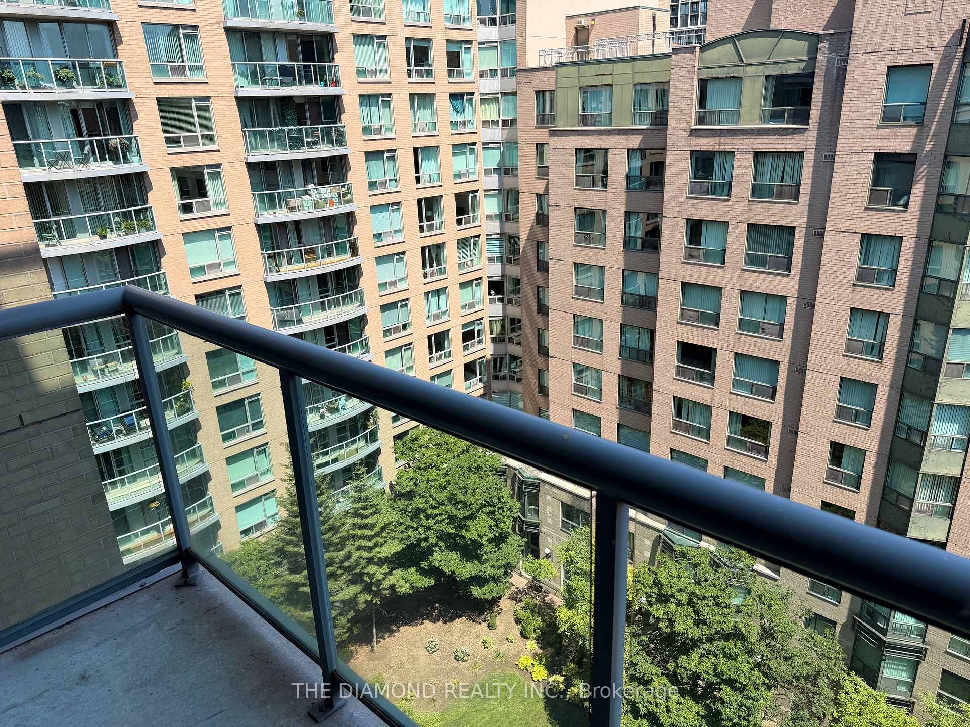 Photo 4 of Unit 1024, 109 Front Street E, Toronto, Waterfront Communities — HOMEH