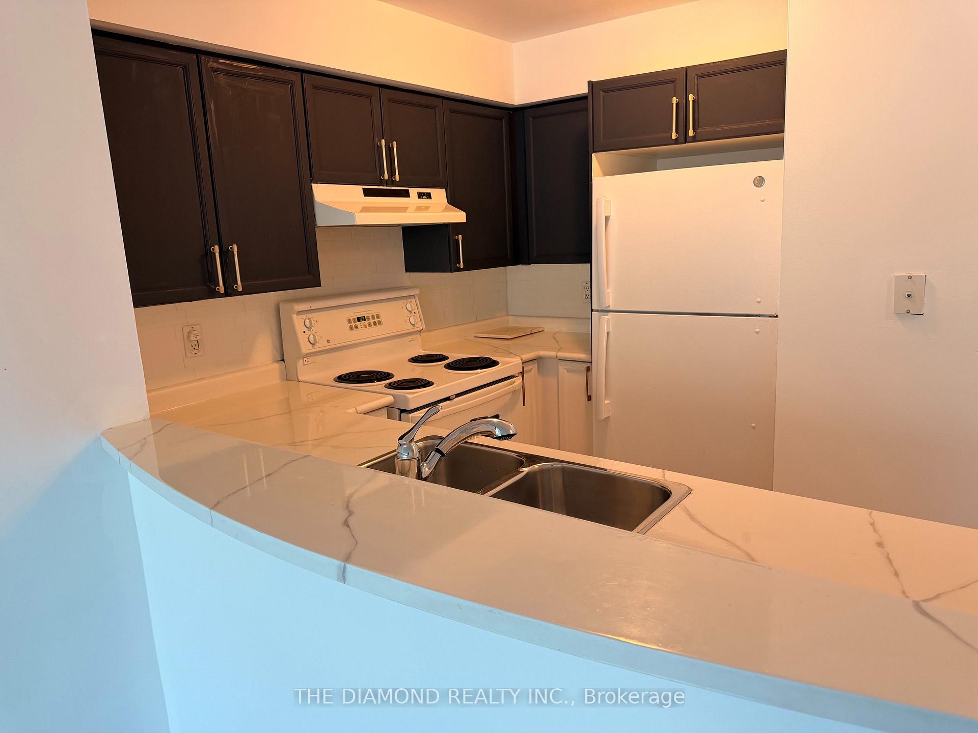 Photo 8 of Unit 1024, 109 Front Street E, Toronto, Waterfront Communities — HOMEH