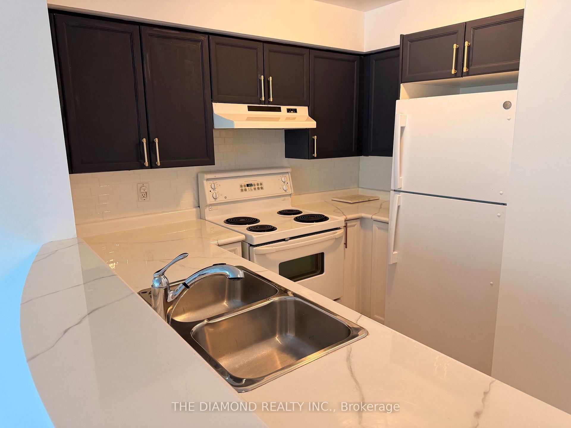 Photo 9 of Unit 1024, 109 Front Street E, Toronto, Waterfront Communities — HOMEH