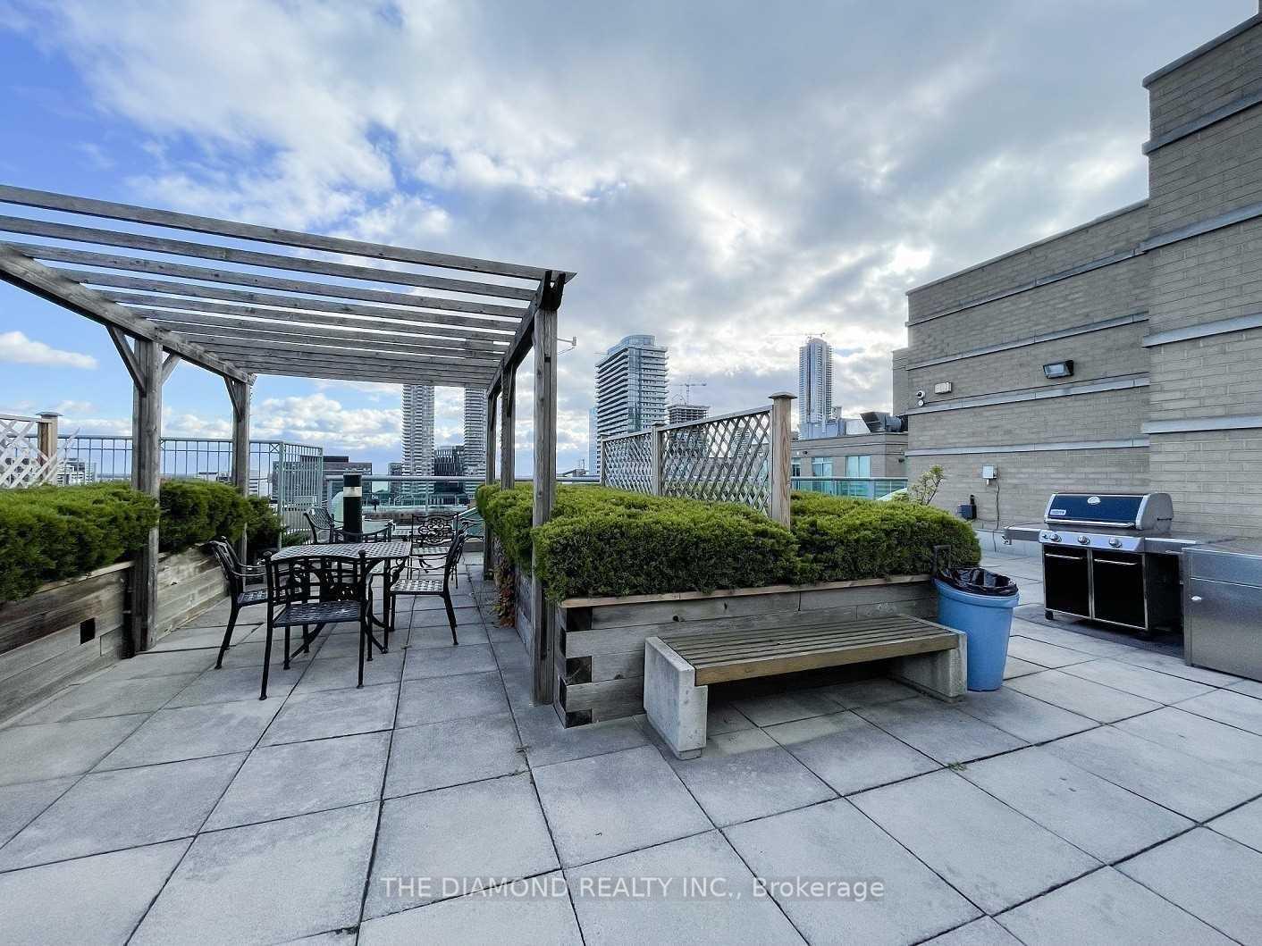 Photo 15 of Unit 1024, 109 Front Street E, Toronto, Waterfront Communities — HOMEH