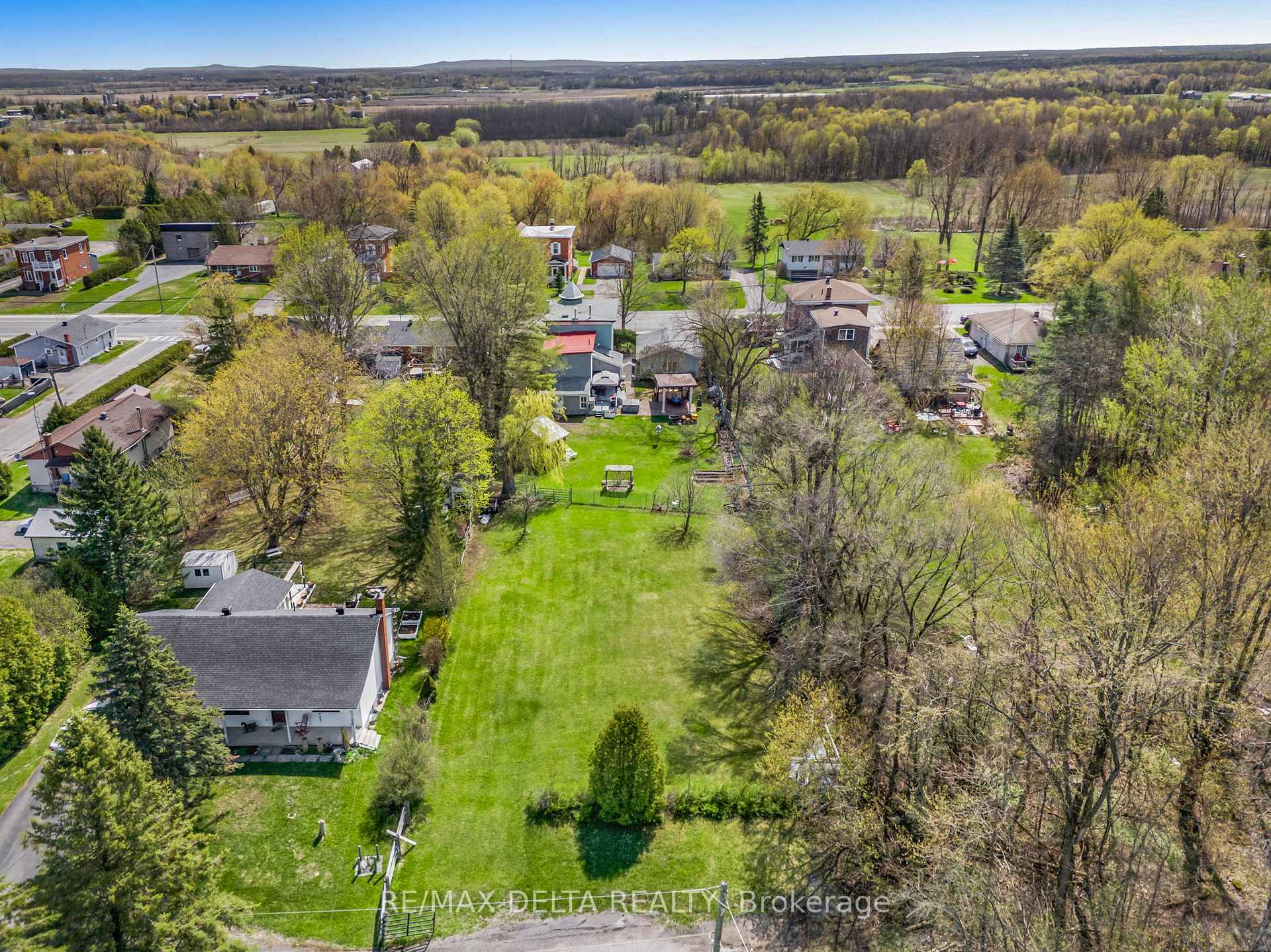 Photo 13 of 132 High Street, Champlain, Vankleek Hill — HOMEH