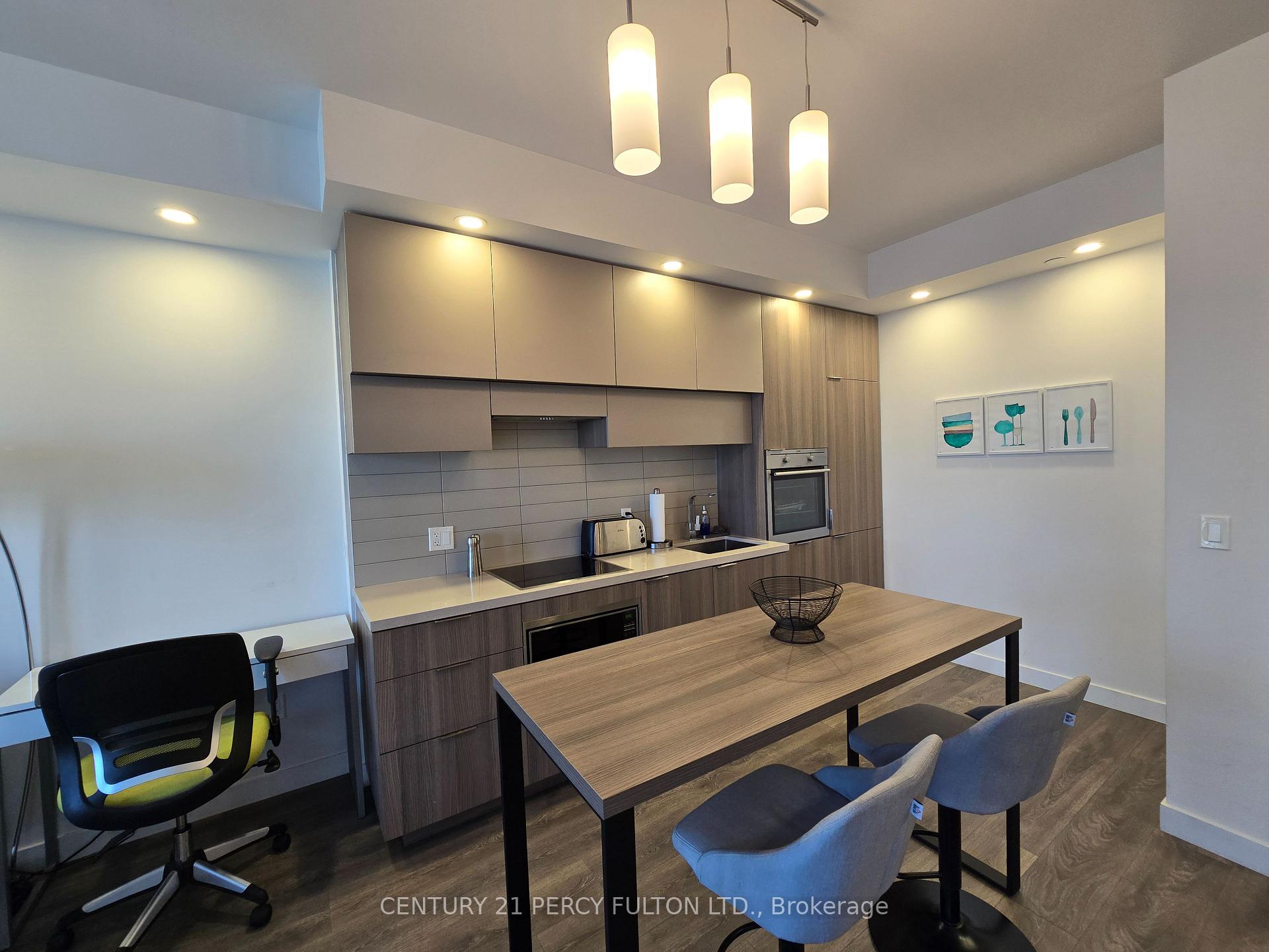 Photo 5 of Unit 3406, 8 Eglinton Avenue E, Toronto, Mount Pleasant West — HOMEH