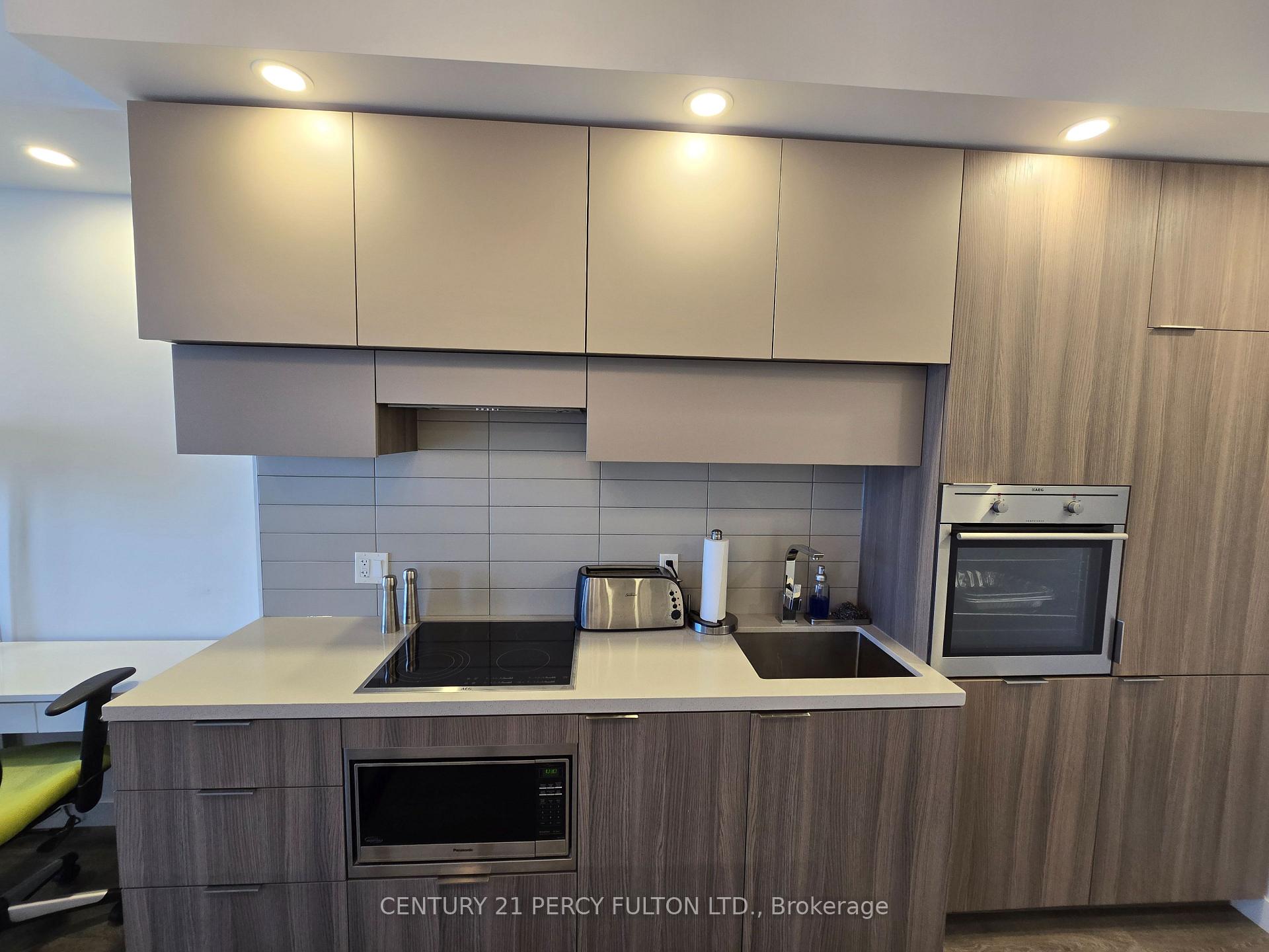 Photo 6 of Unit 3406, 8 Eglinton Avenue E, Toronto, Mount Pleasant West — HOMEH
