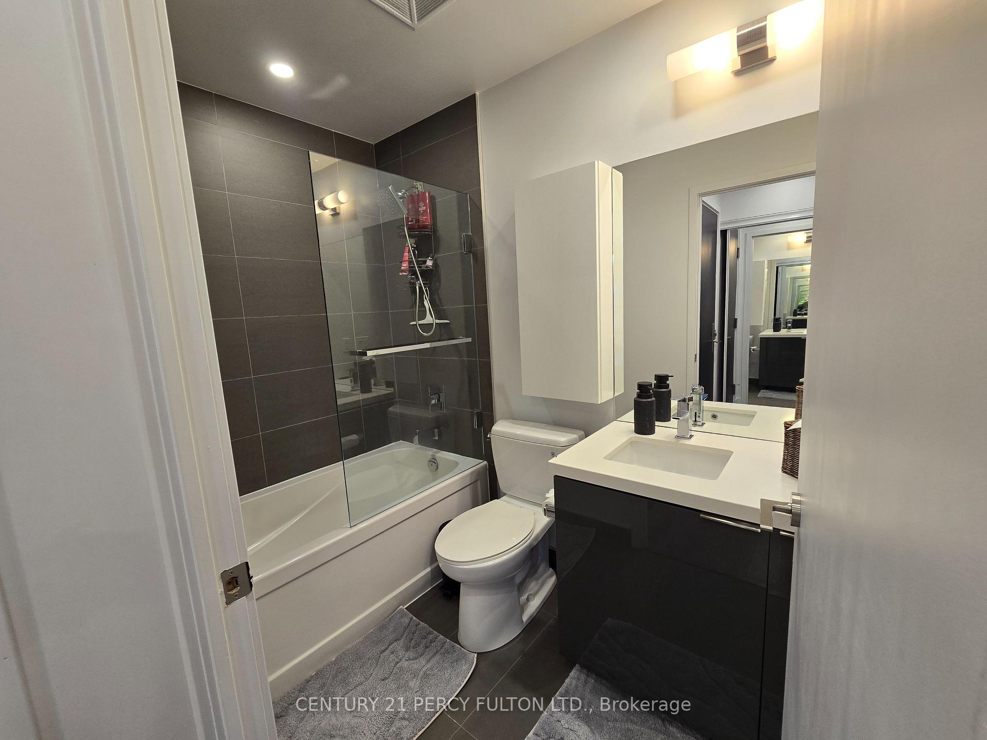 Photo 12 of Unit 3406, 8 Eglinton Avenue E, Toronto, Mount Pleasant West — HOMEH