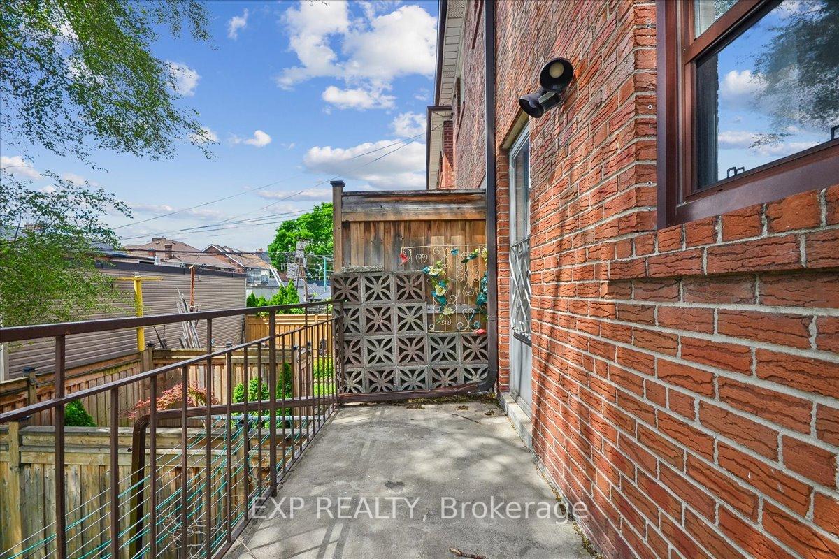 Photo 23 of 346 Westmount Avenue, Toronto, Oakwood Village — HOMEH