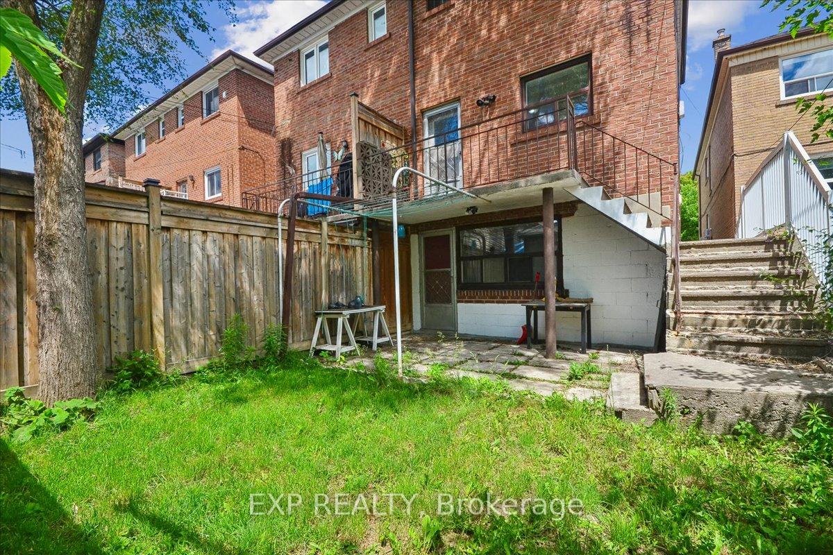 Photo 26 of 346 Westmount Avenue, Toronto, Oakwood Village — HOMEH