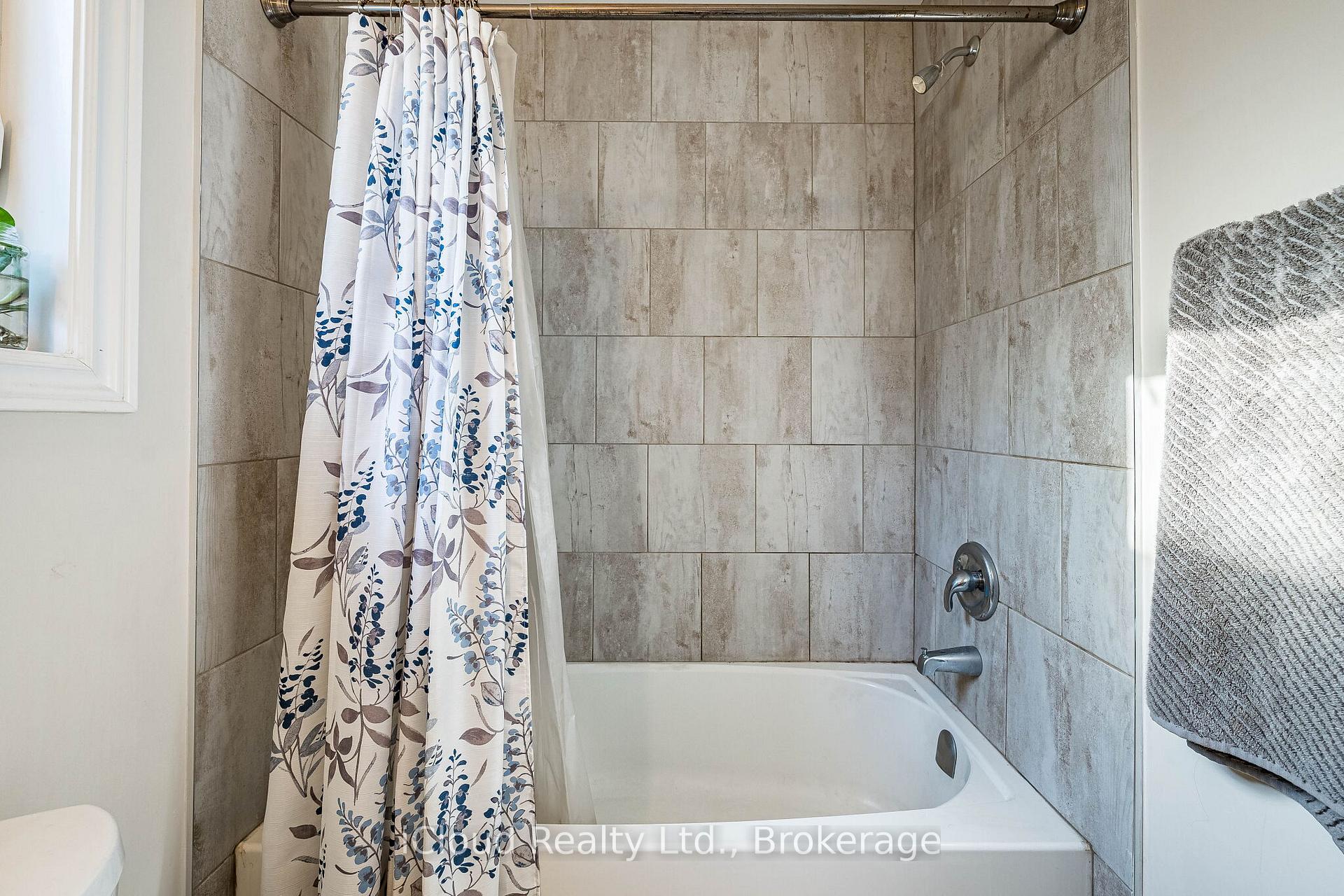 Photo 25 of 235 Mead Avenue, Hamilton, Parkview — HOMEH
