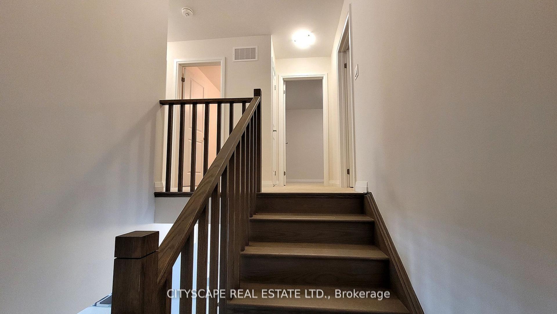 Photo 11 of 206 Rosanne Circle, Wasaga Beach — HOMEH