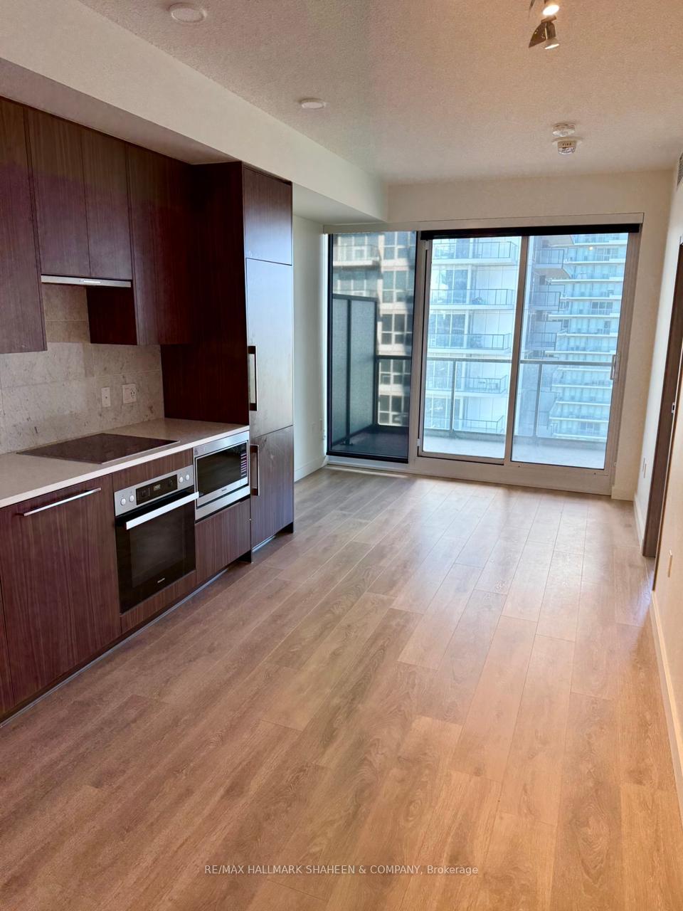 Photo 15 of Unit 13, 85 McMahon Drive, North York, Bayview Village — HOMEH