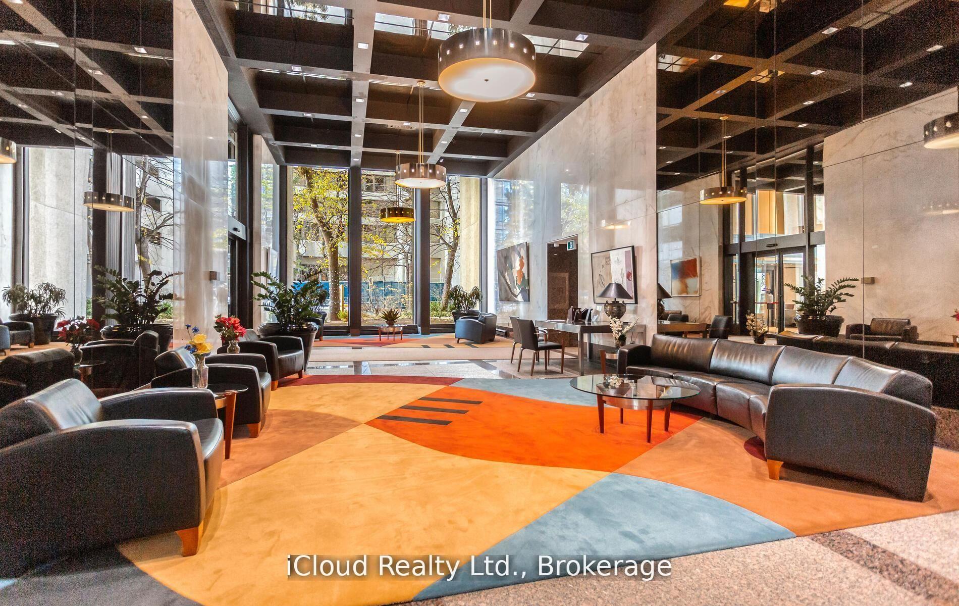 Photo 4 of Unit 837, 33 Harbour Square, Toronto, Waterfront Communities — HOMEH