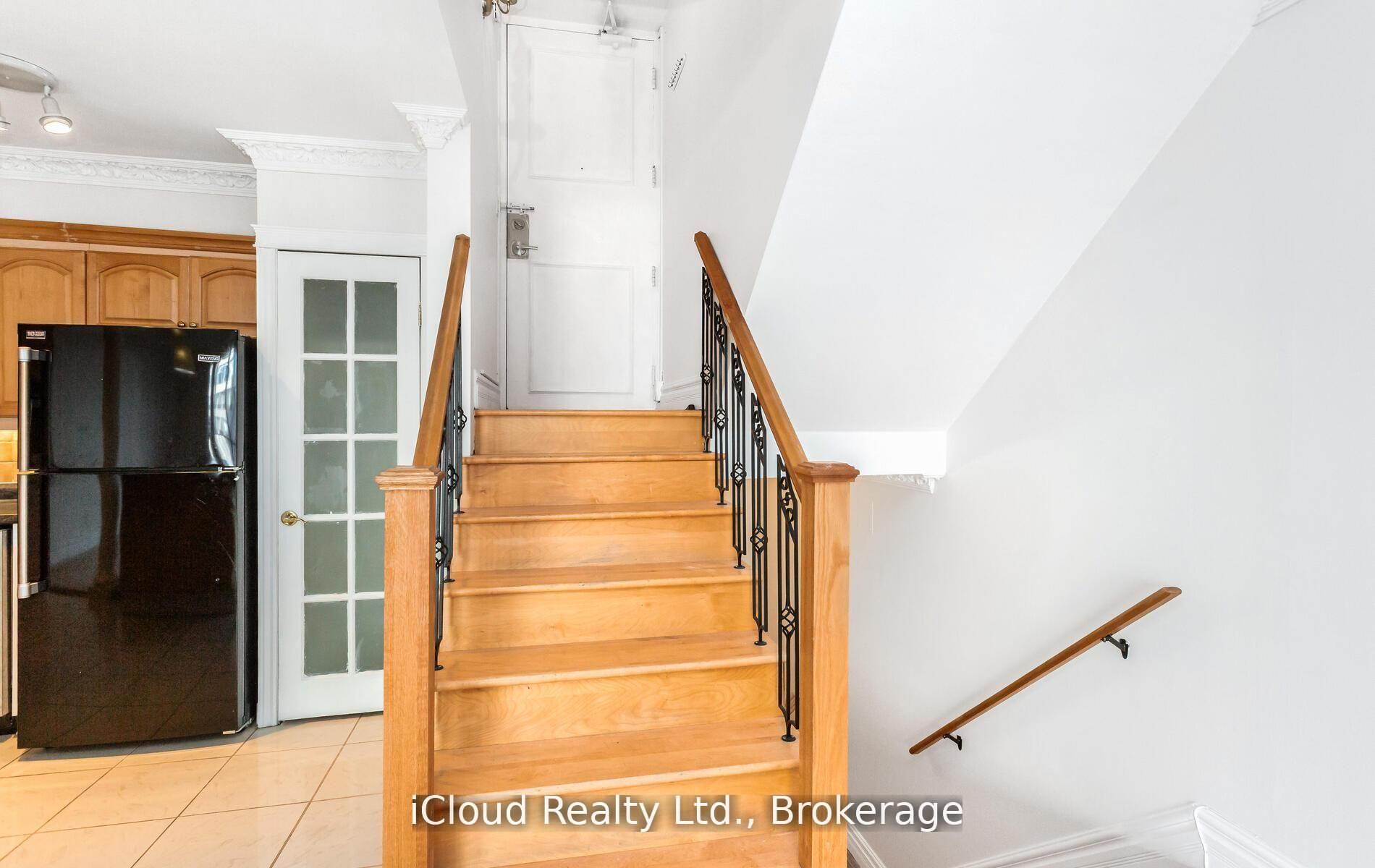Photo 7 of Unit 837, 33 Harbour Square, Toronto, Waterfront Communities — HOMEH