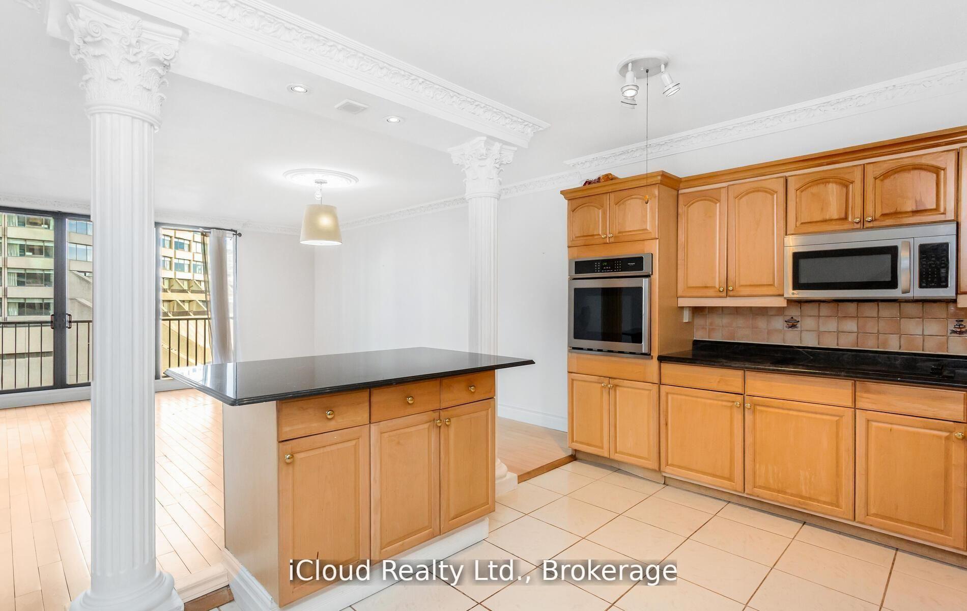 Photo 17 of Unit 837, 33 Harbour Square, Toronto, Waterfront Communities — HOMEH