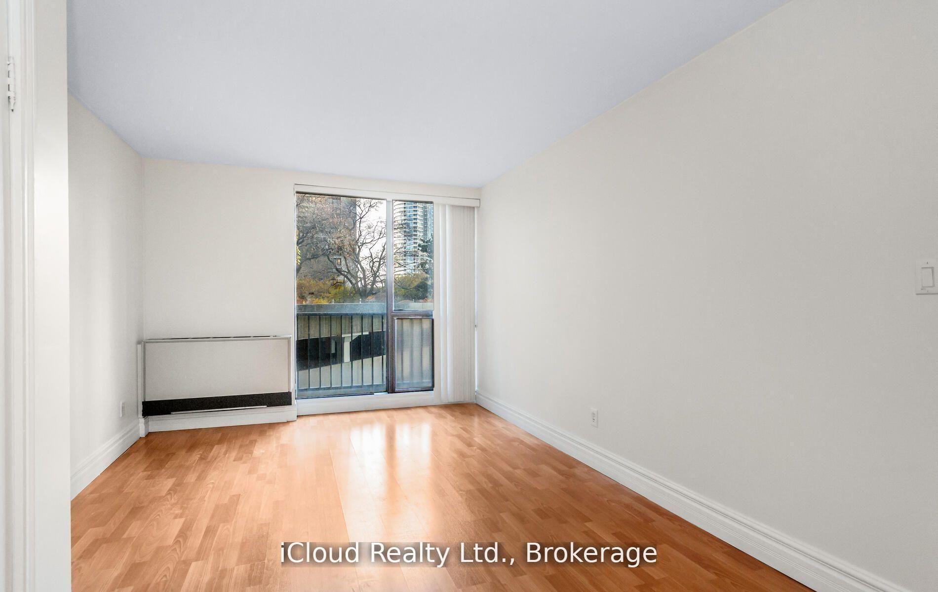 Photo 36 of Unit 837, 33 Harbour Square, Toronto, Waterfront Communities — HOMEH