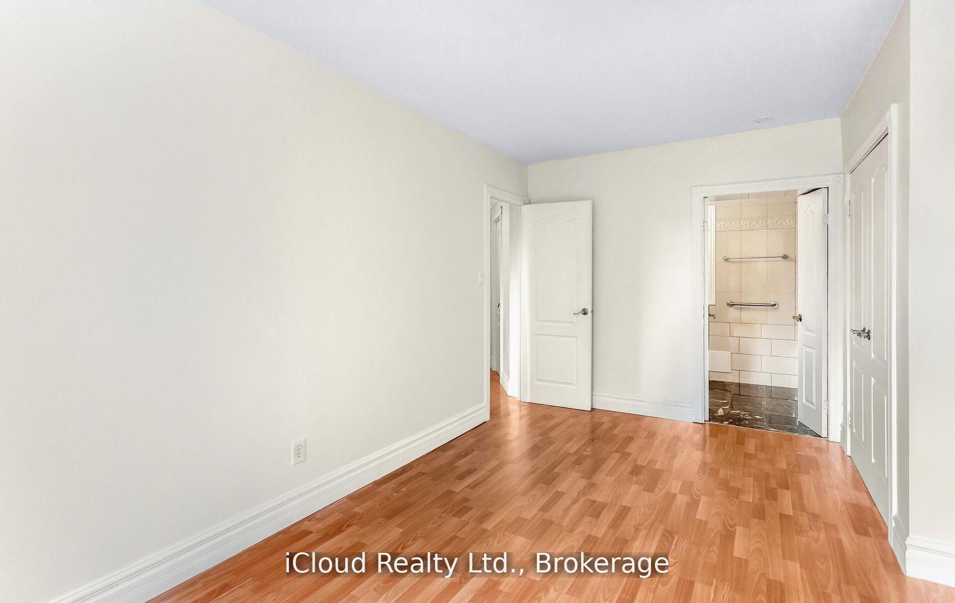 Photo 33 of Unit 837, 33 Harbour Square, Toronto, Waterfront Communities — HOMEH