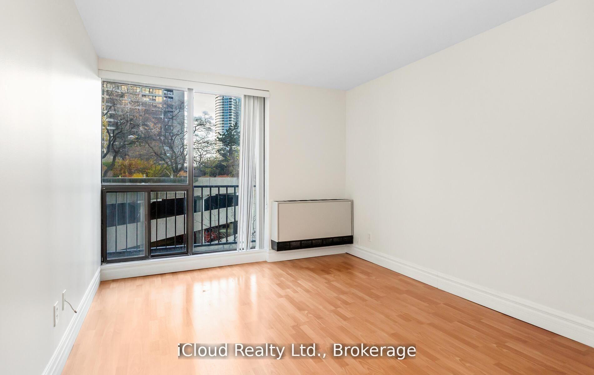 Photo 35 of Unit 837, 33 Harbour Square, Toronto, Waterfront Communities — HOMEH