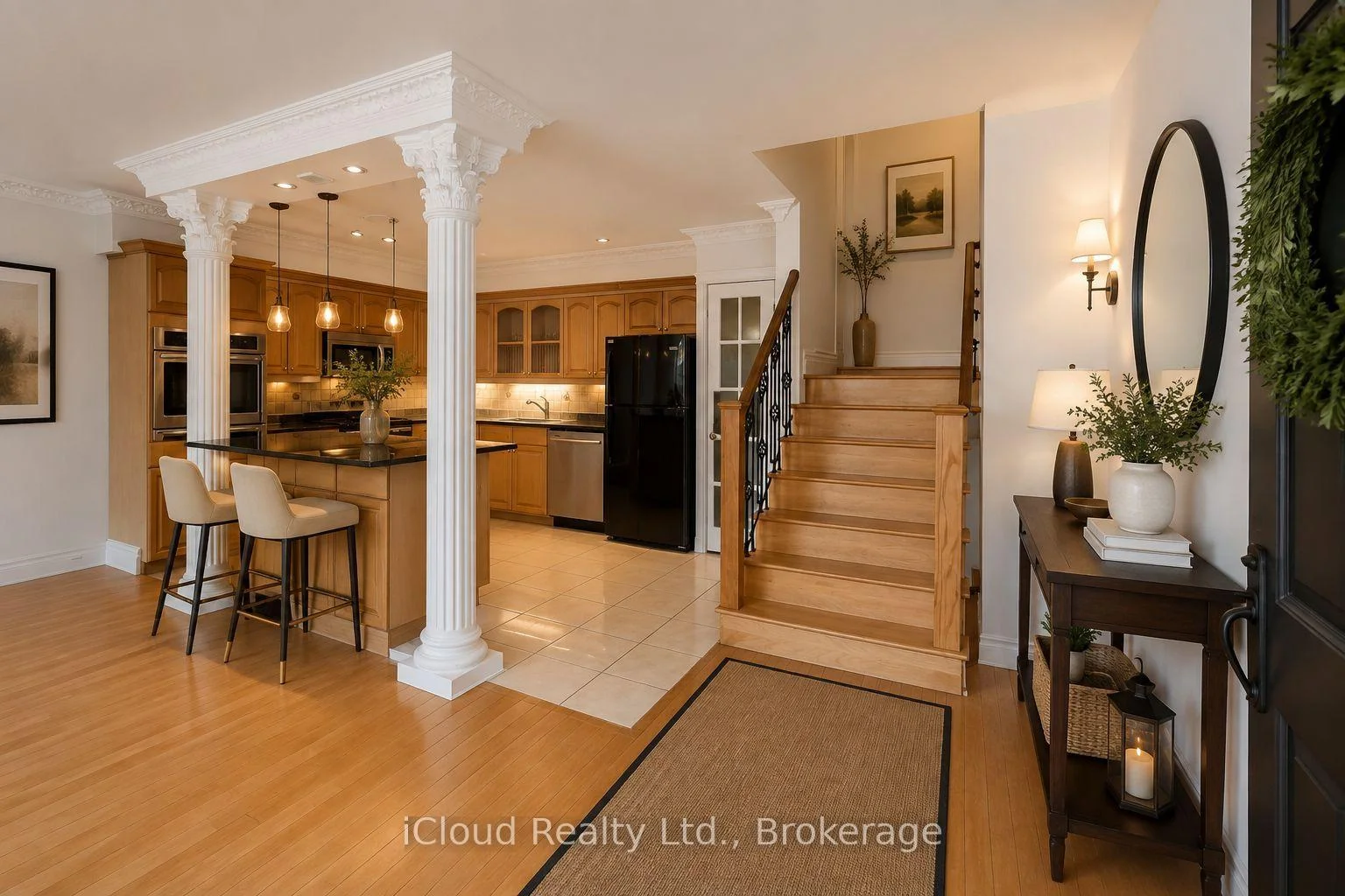 Photo 8 of Unit 837, 33 Harbour Square, Toronto, Waterfront Communities — HOMEH