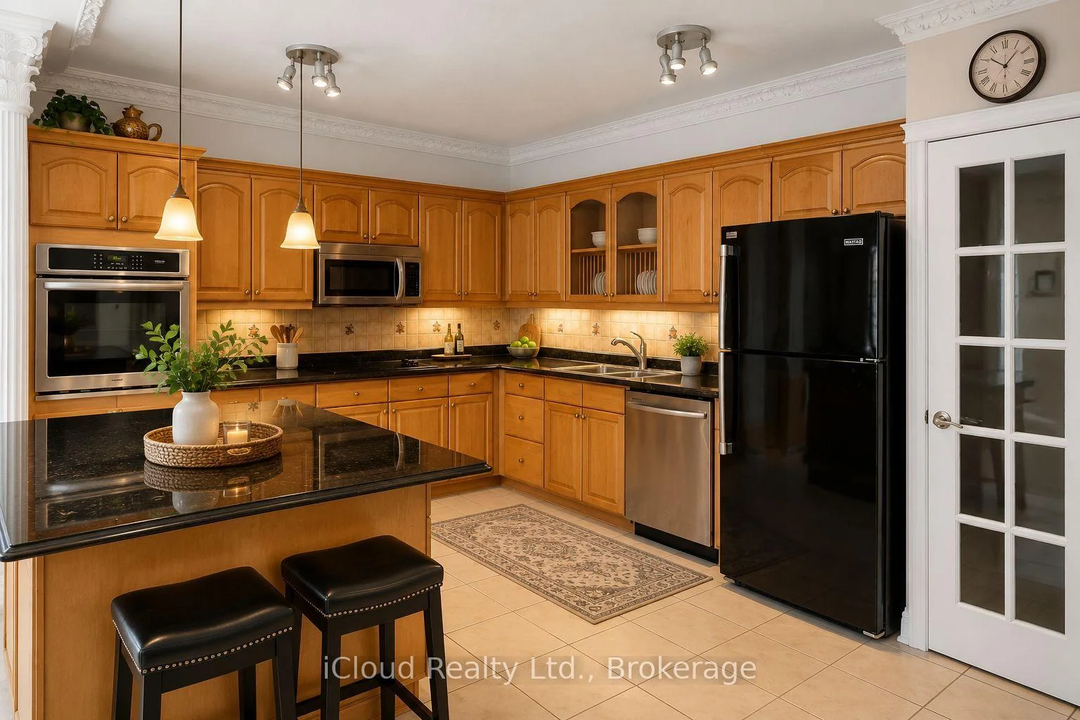 Photo 12 of Unit 837, 33 Harbour Square, Toronto, Waterfront Communities — HOMEH