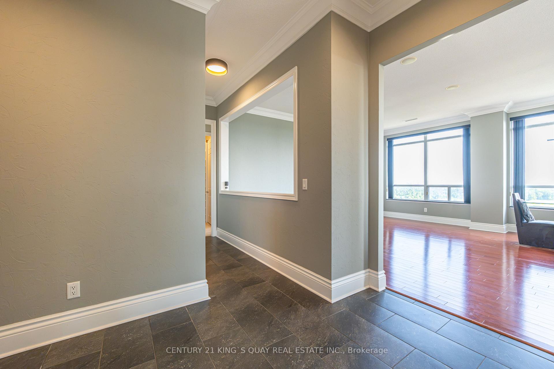 Photo 4 of Unit UPH 10, 37 Galleria Parkway, Markham, Commerce Valley — HOMEH