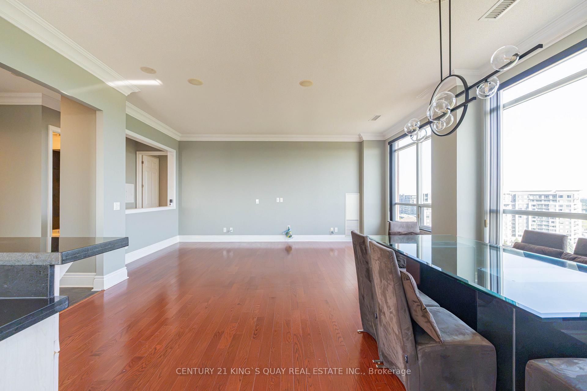 Photo 5 of Unit UPH 10, 37 Galleria Parkway, Markham, Commerce Valley — HOMEH
