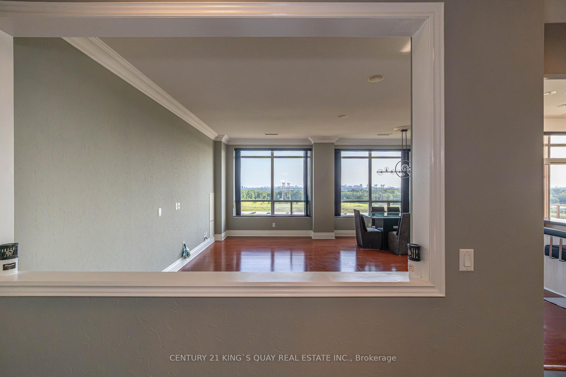 Photo 6 of Unit UPH 10, 37 Galleria Parkway, Markham, Commerce Valley — HOMEH