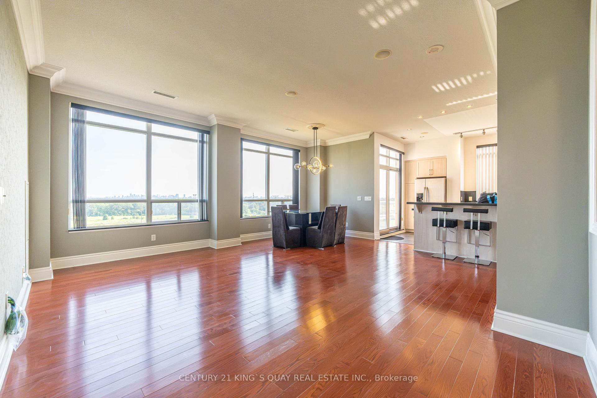 Photo 9 of Unit UPH 10, 37 Galleria Parkway, Markham, Commerce Valley — HOMEH