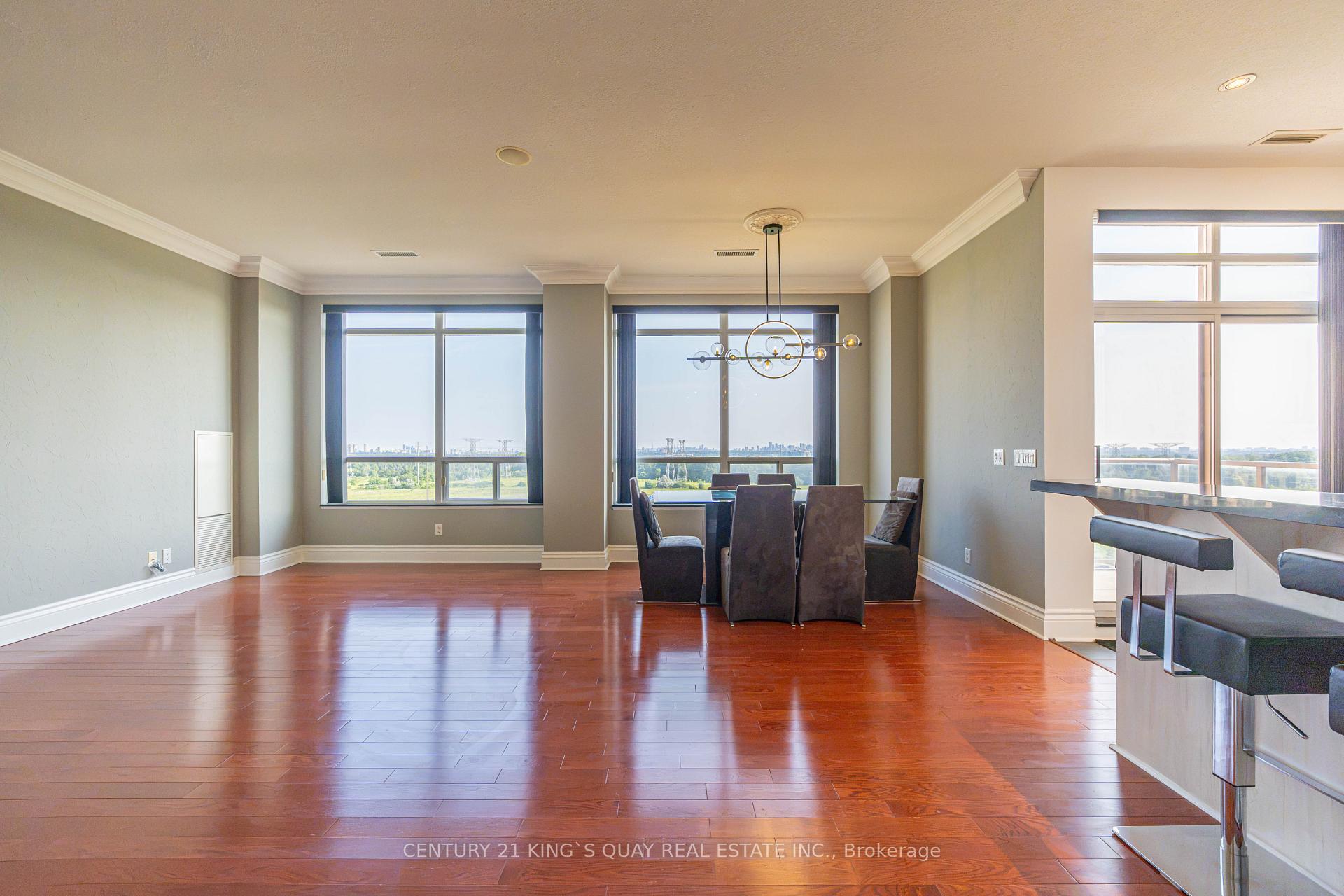 Photo 11 of Unit UPH 10, 37 Galleria Parkway, Markham, Commerce Valley — HOMEH