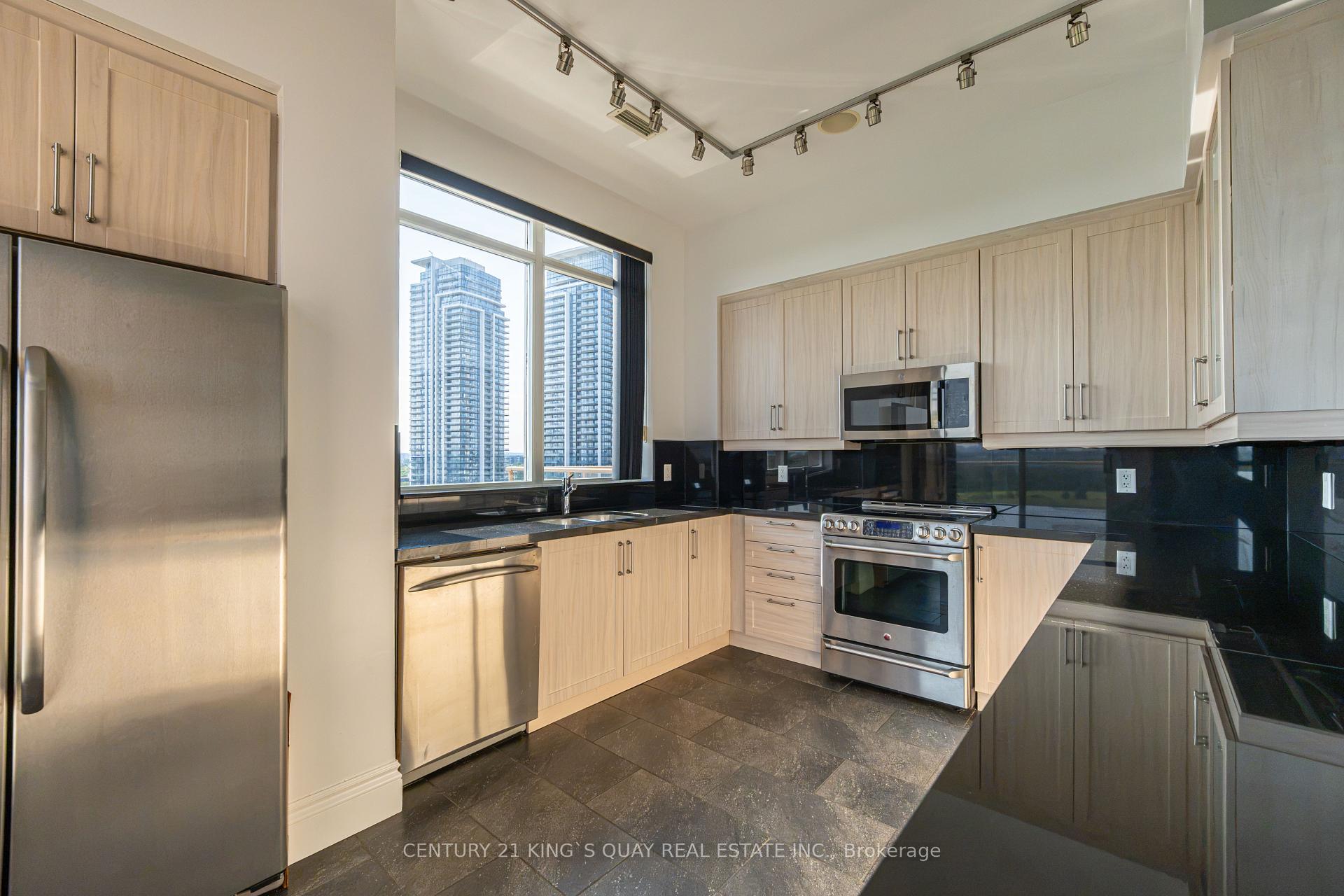 Photo 18 of Unit UPH 10, 37 Galleria Parkway, Markham, Commerce Valley — HOMEH