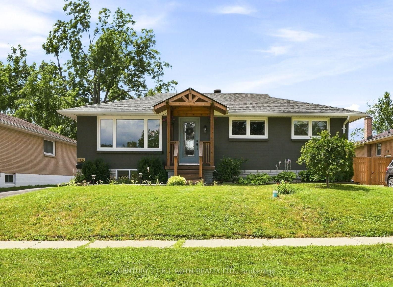 Photo 1 of 12 Bothwell Crescent, Barrie, Wellington — HOMEH