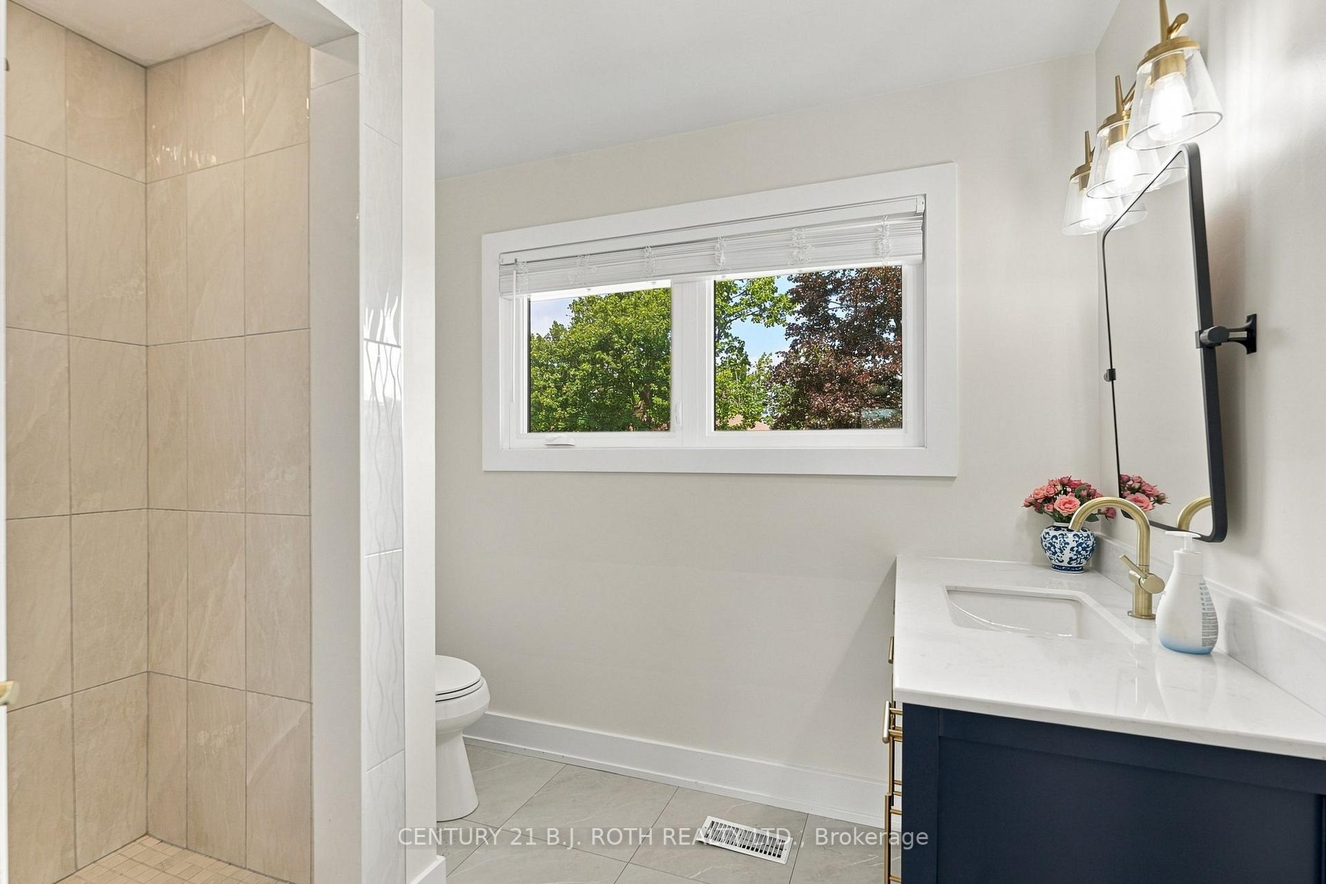 Photo 20 of 12 Bothwell Crescent, Barrie, Wellington — HOMEH