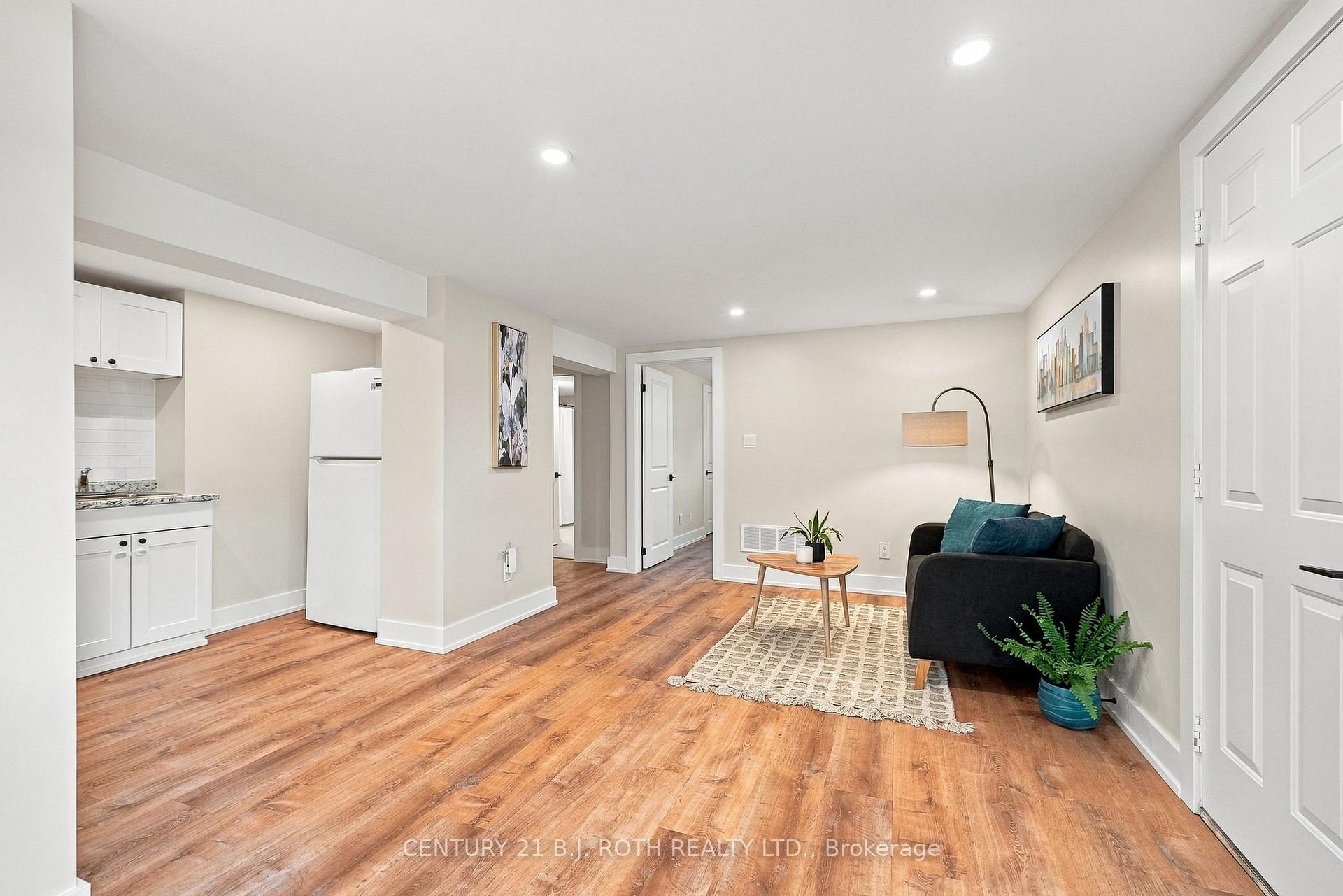 Photo 23 of 12 Bothwell Crescent, Barrie, Wellington — HOMEH