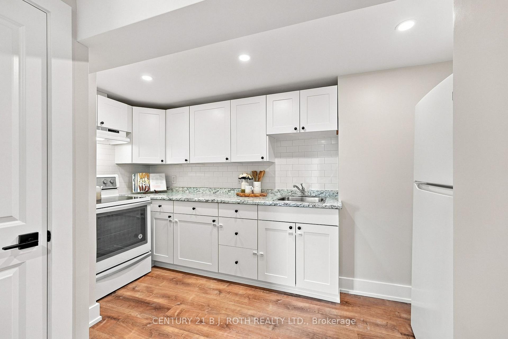 Photo 24 of 12 Bothwell Crescent, Barrie, Wellington — HOMEH